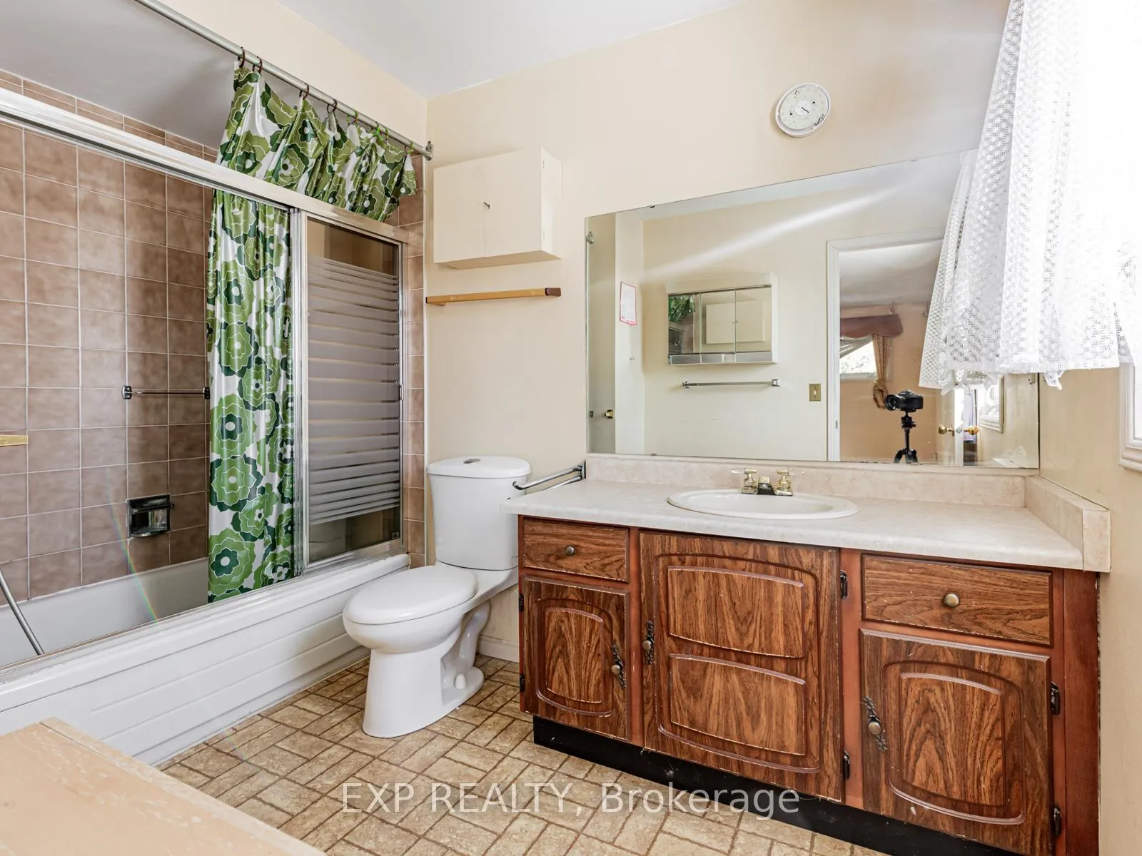 Photo 16 of 90 Hart Boulevard, Clarington, Newcastle — HOMEH