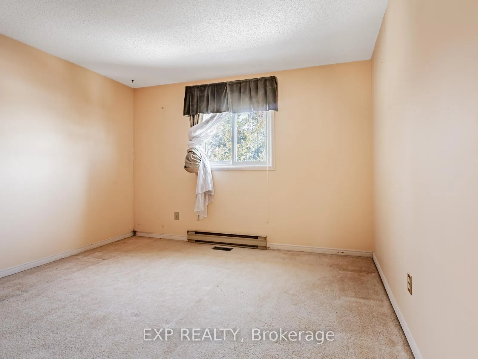Photo 18 of 90 Hart Boulevard, Clarington, Newcastle — HOMEH