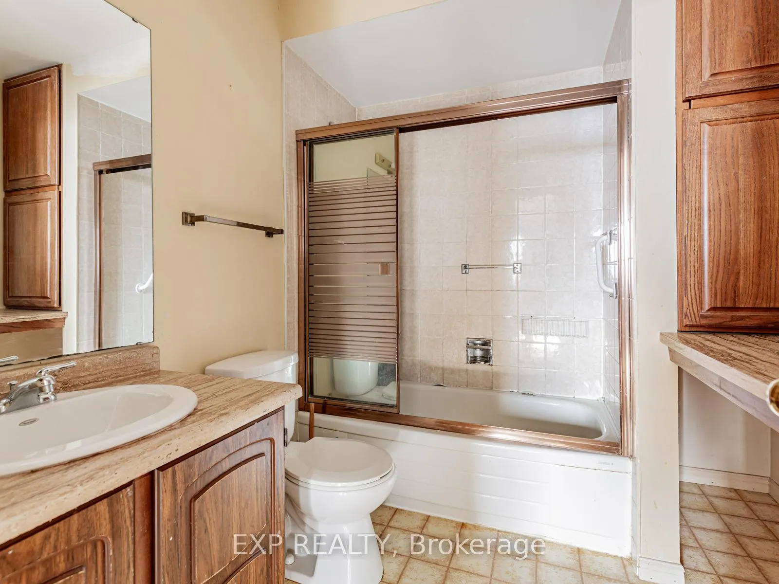 Photo 19 of 90 Hart Boulevard, Clarington, Newcastle — HOMEH