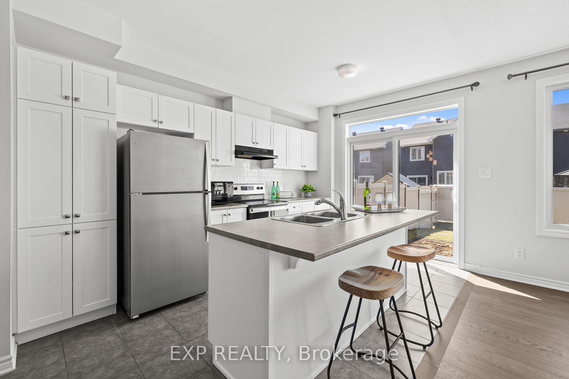 Photo 9 of 755 Brittanic Road, Ottawa, Kanata - Emerald Meadows/Trailwest — HOMEH