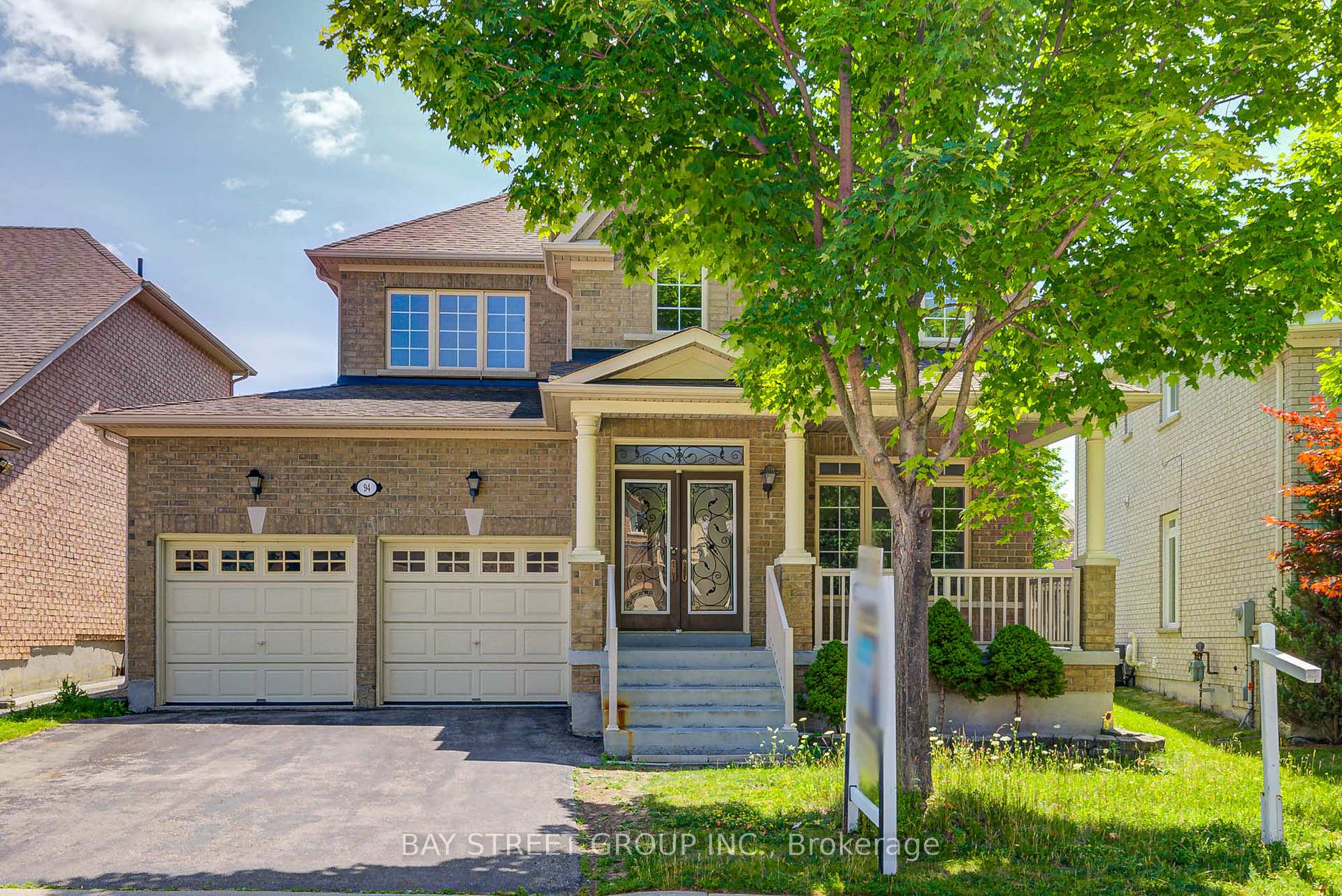 Front of 94 Castleview Crescent