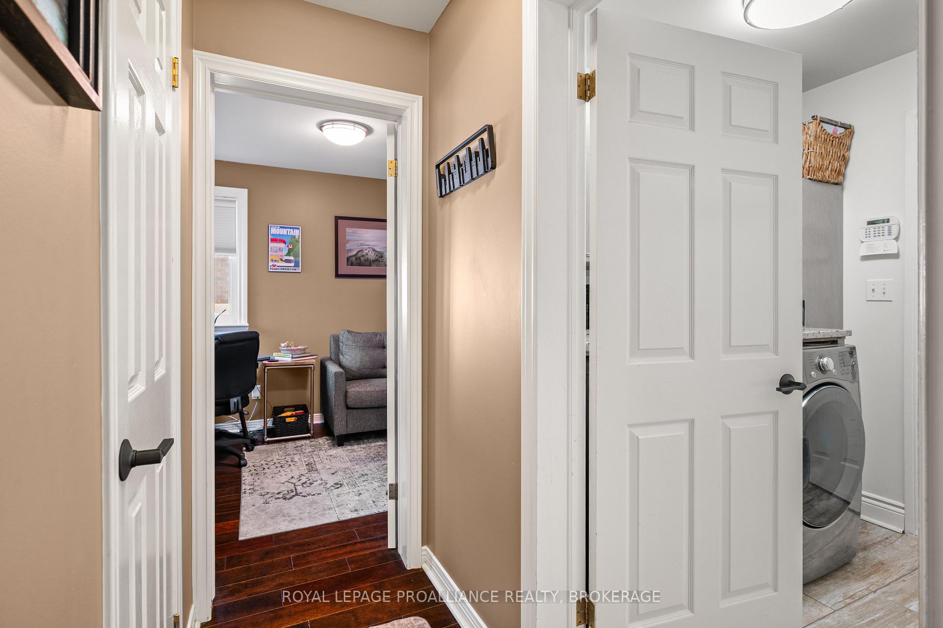 Photo 5 of 74 Point St. Mark Drive, Kingston, Kingston East (Incl Barret Crt) — HOMEH