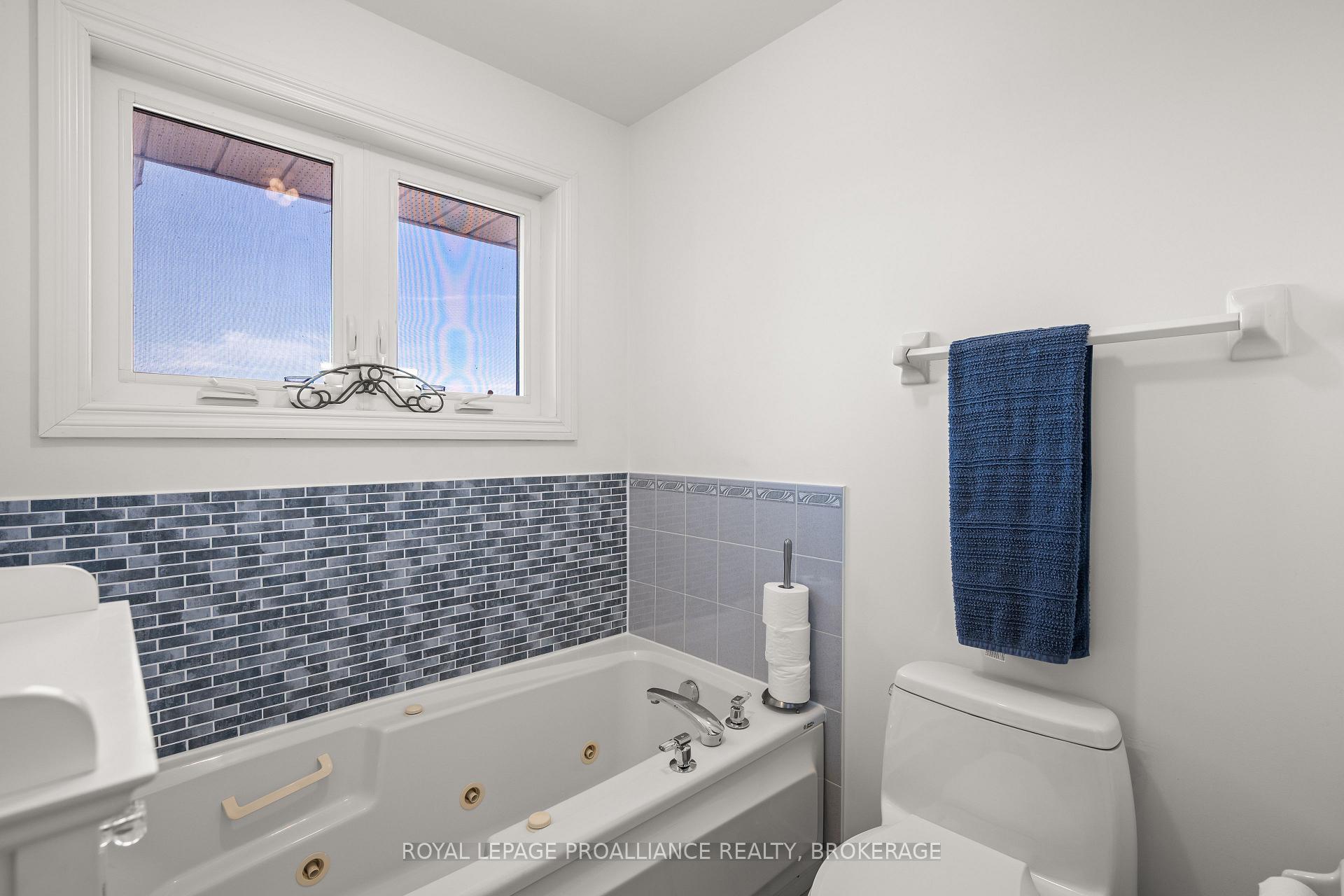 Photo 26 of 74 Point St. Mark Drive, Kingston, Kingston East (Incl Barret Crt) — HOMEH