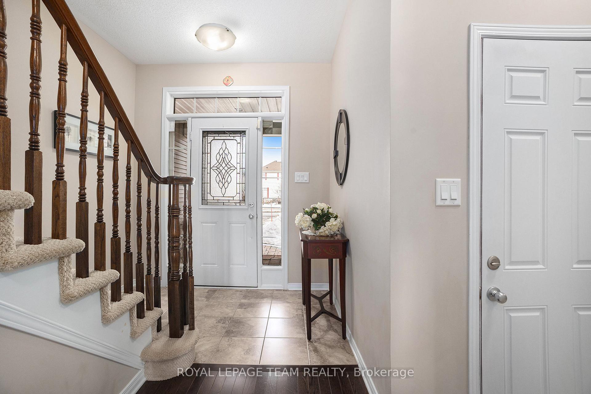 Photo 7 of 138 Akerson Road, Ottawa, Kanata - Emerald Meadows/Trailwest — HOMEH
