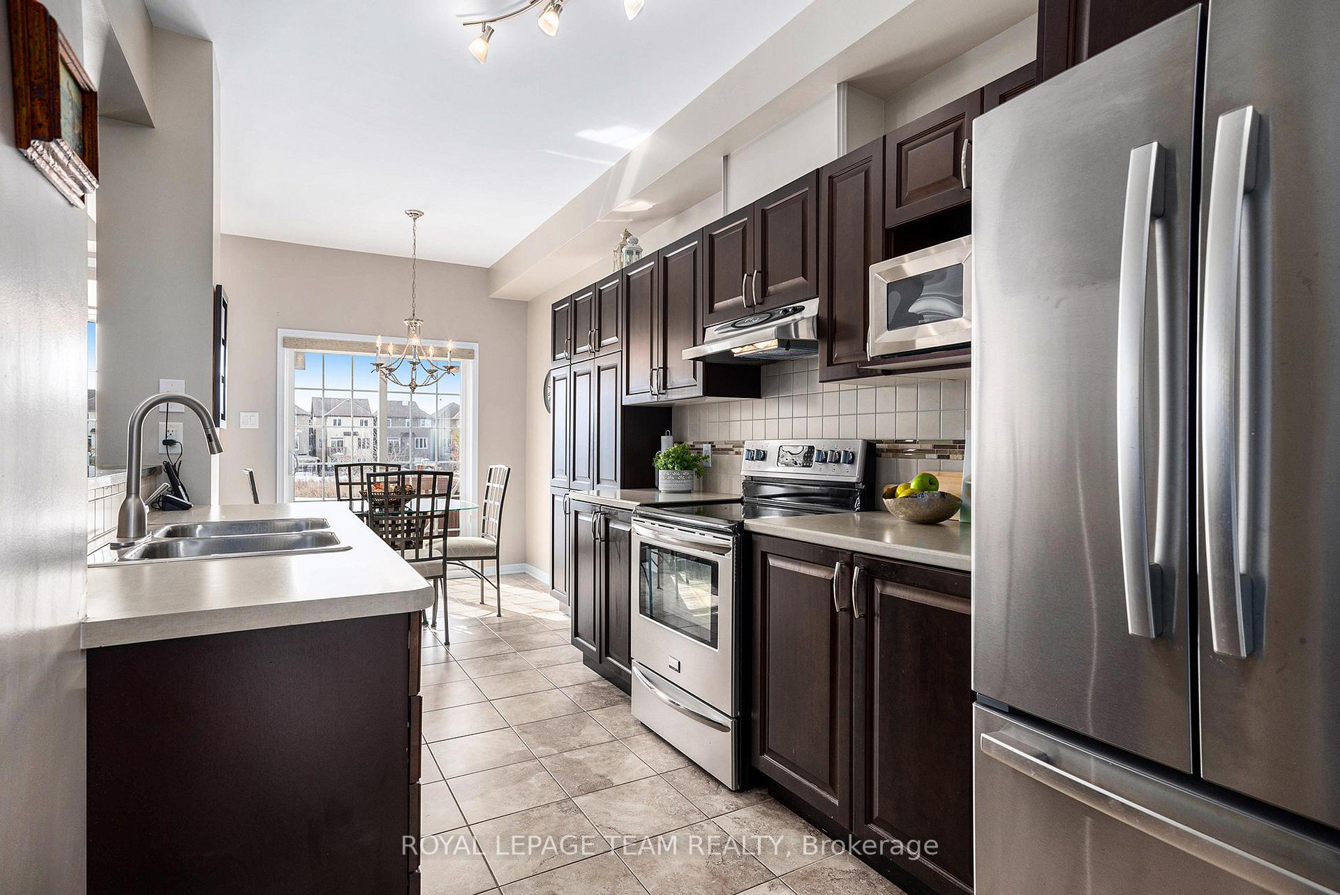 Photo 13 of 138 Akerson Road, Ottawa, Kanata - Emerald Meadows/Trailwest — HOMEH