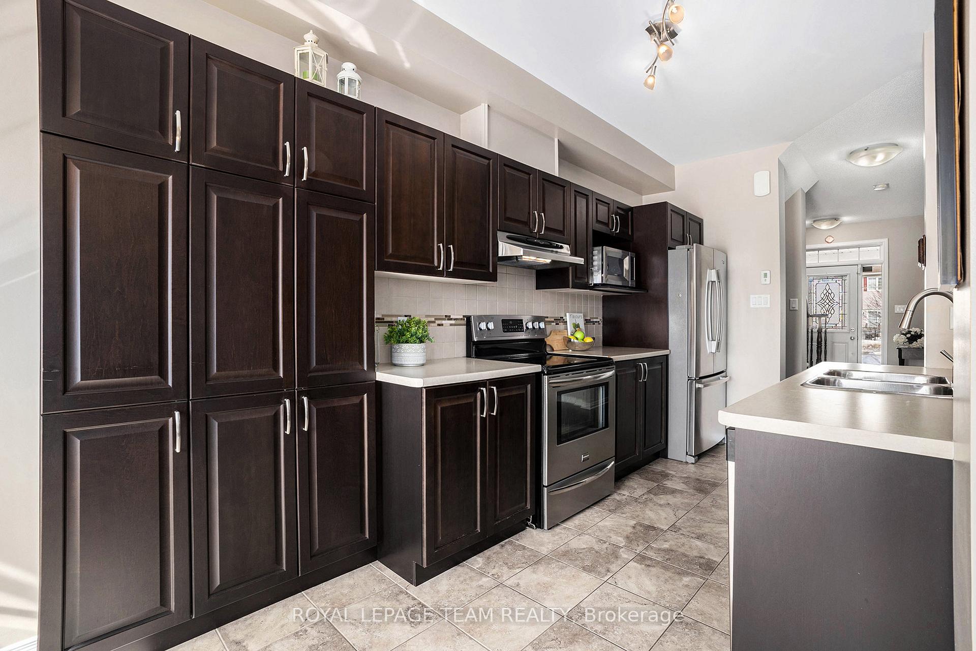 Photo 14 of 138 Akerson Road, Ottawa, Kanata - Emerald Meadows/Trailwest — HOMEH