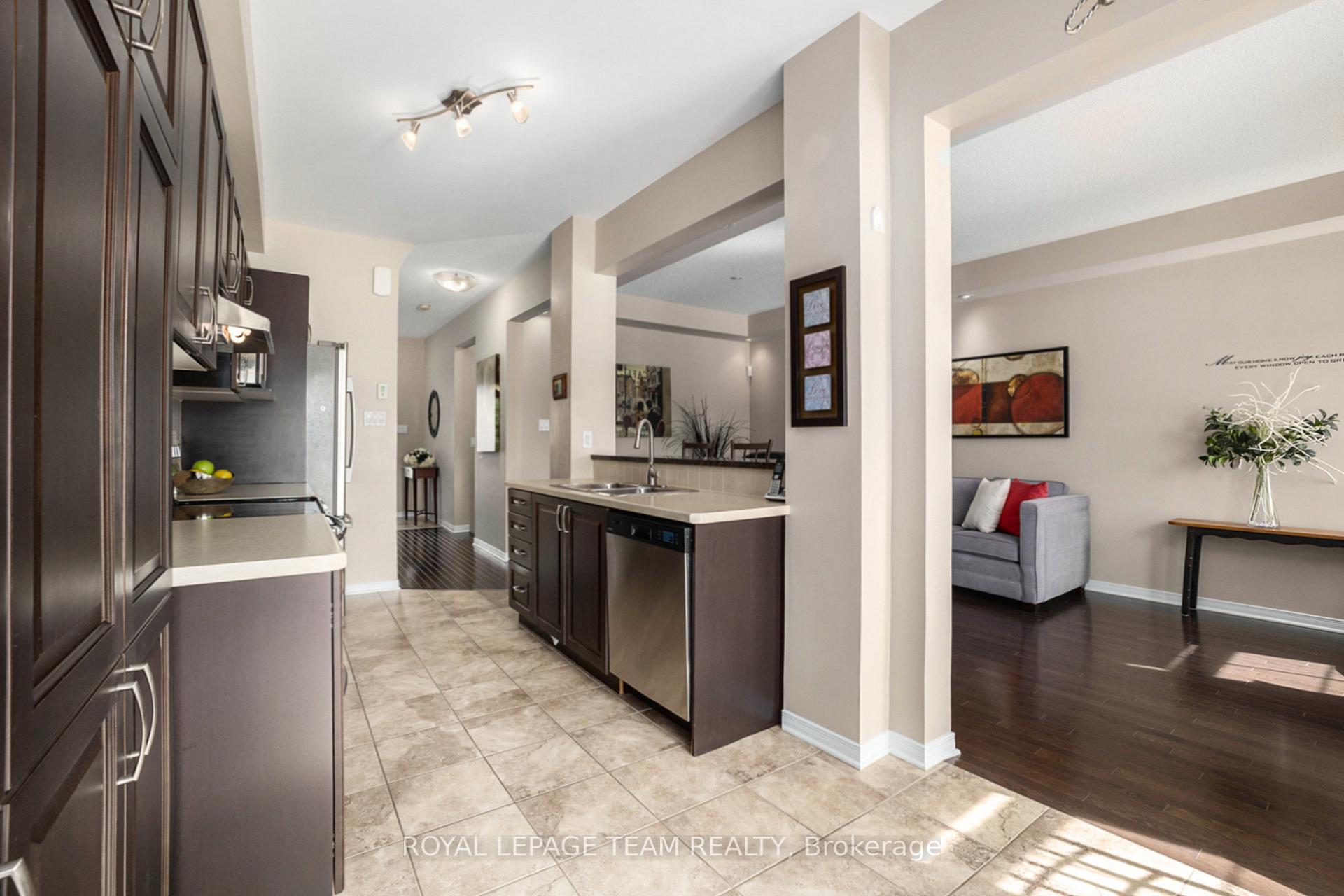 Photo 15 of 138 Akerson Road, Ottawa, Kanata - Emerald Meadows/Trailwest — HOMEH