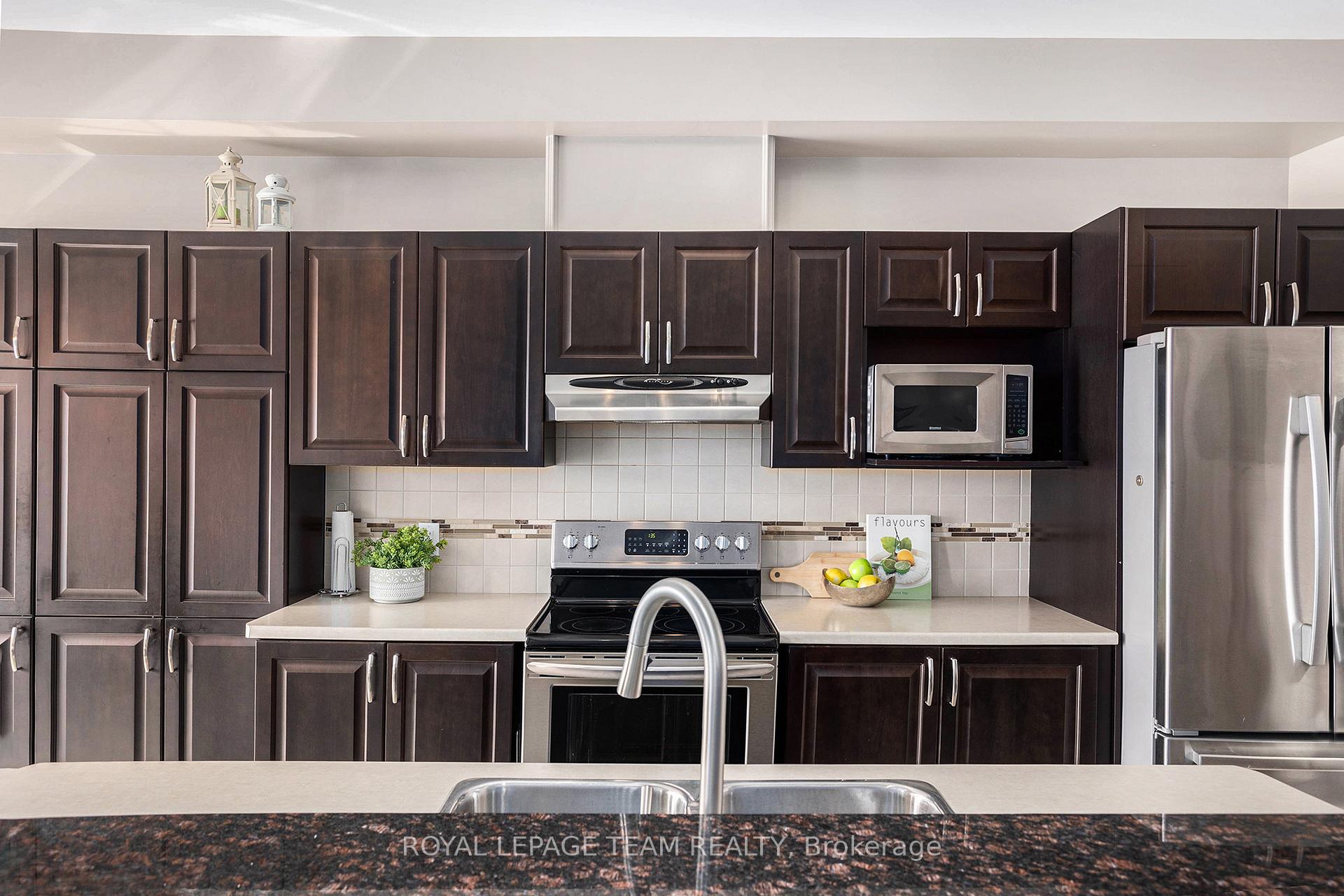 Photo 16 of 138 Akerson Road, Ottawa, Kanata - Emerald Meadows/Trailwest — HOMEH