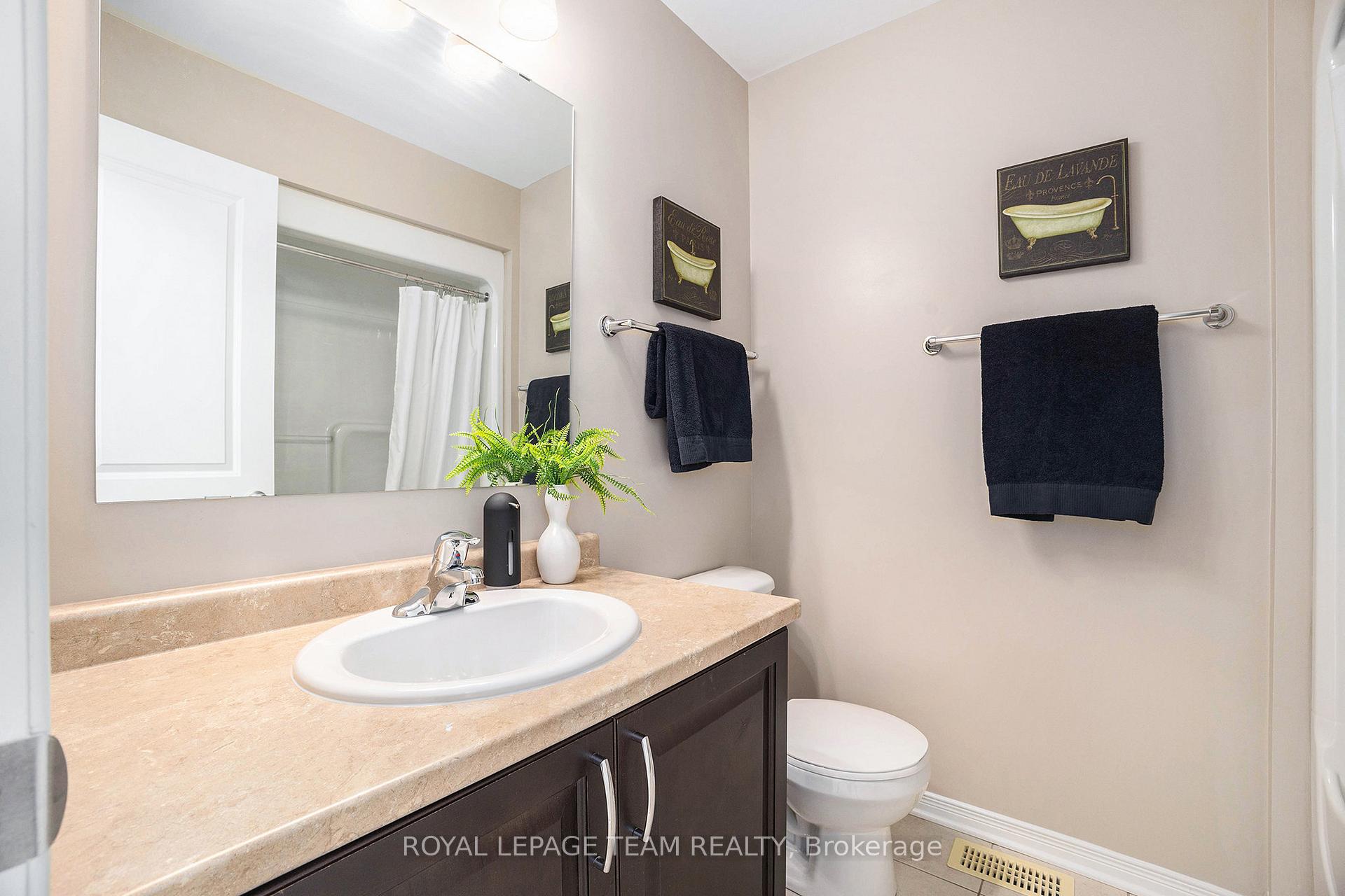 Photo 25 of 138 Akerson Road, Ottawa, Kanata - Emerald Meadows/Trailwest — HOMEH