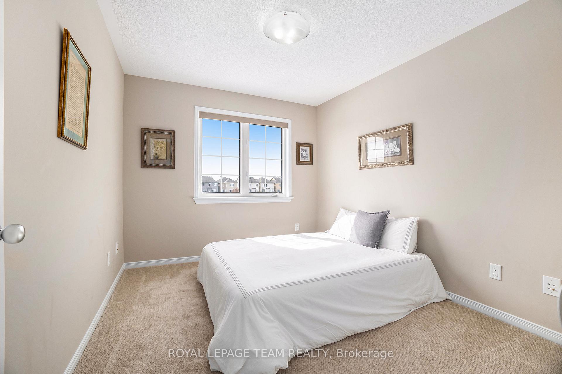 Photo 26 of 138 Akerson Road, Ottawa, Kanata - Emerald Meadows/Trailwest — HOMEH