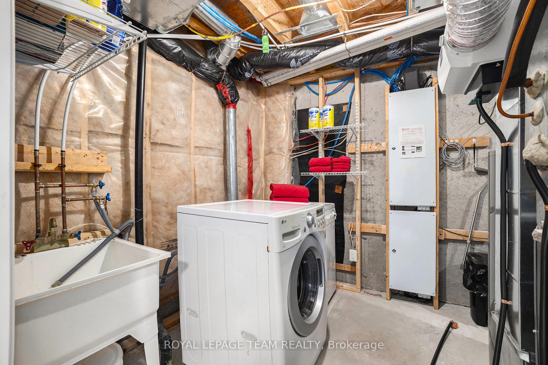 Photo 29 of 138 Akerson Road, Ottawa, Kanata - Emerald Meadows/Trailwest — HOMEH