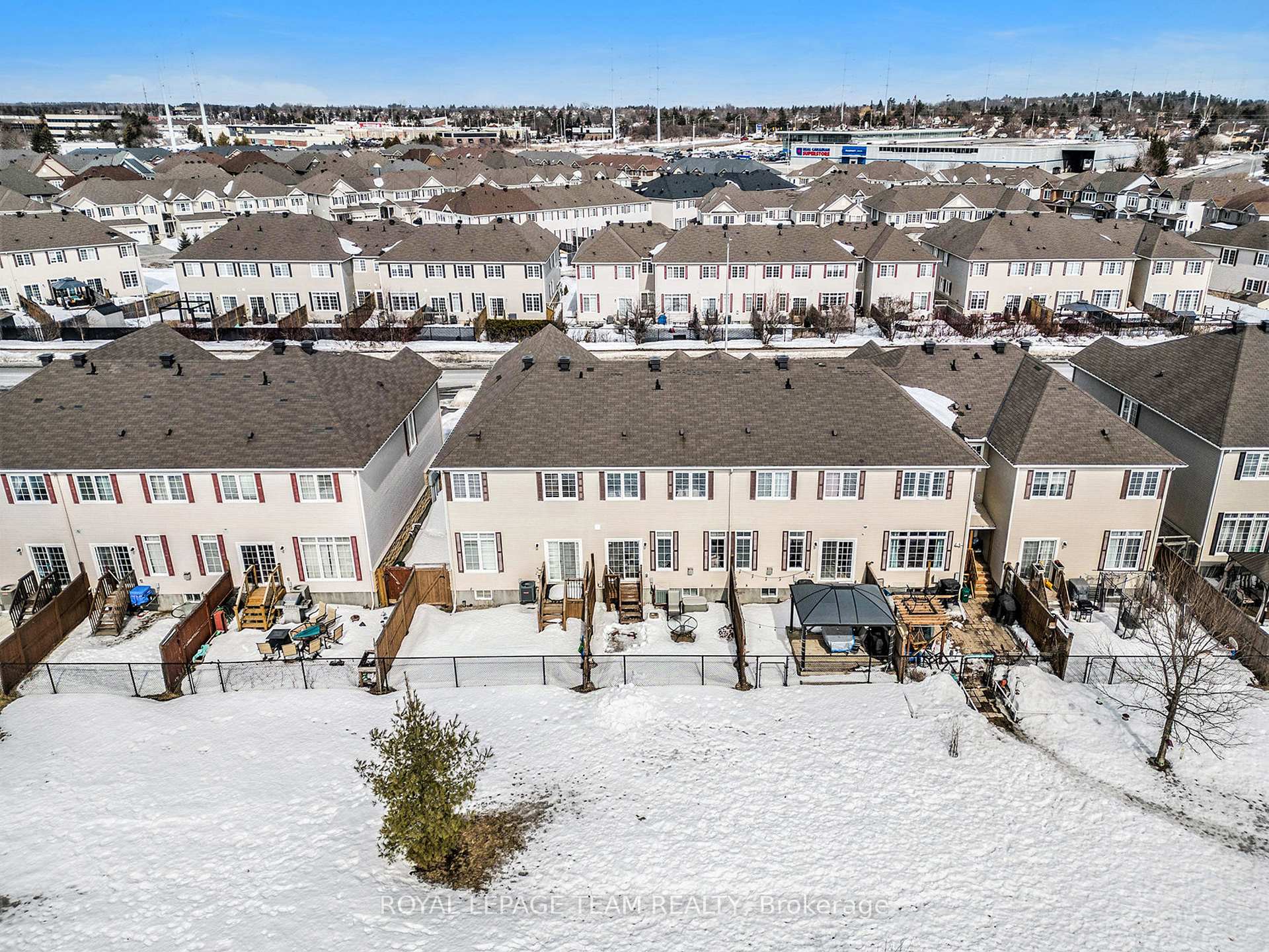 Photo 33 of 138 Akerson Road, Ottawa, Kanata - Emerald Meadows/Trailwest — HOMEH
