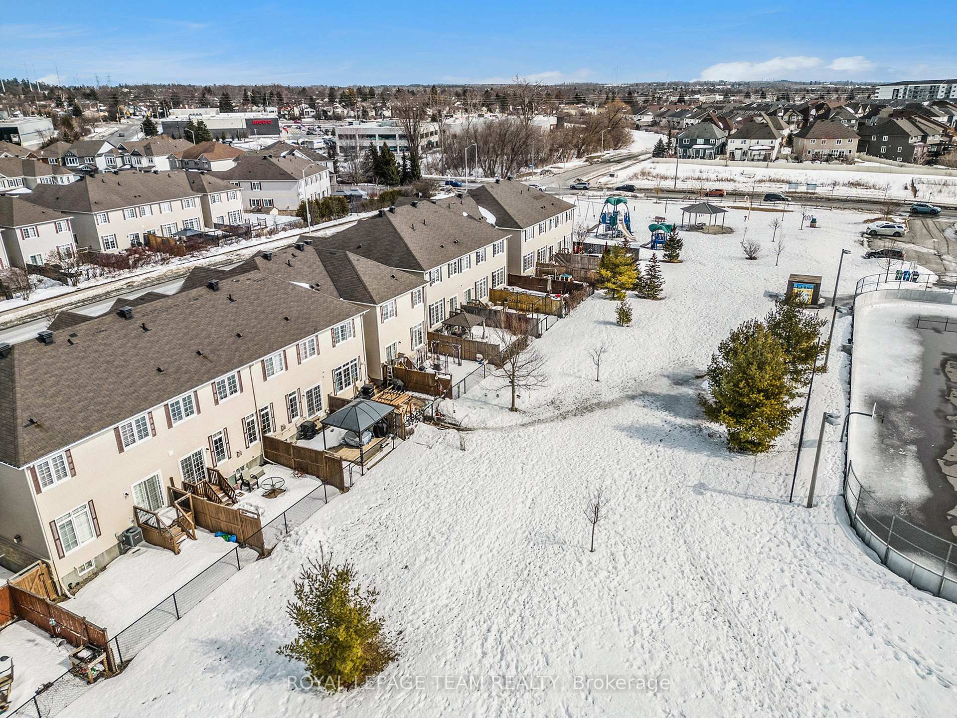 Photo 34 of 138 Akerson Road, Ottawa, Kanata - Emerald Meadows/Trailwest — HOMEH