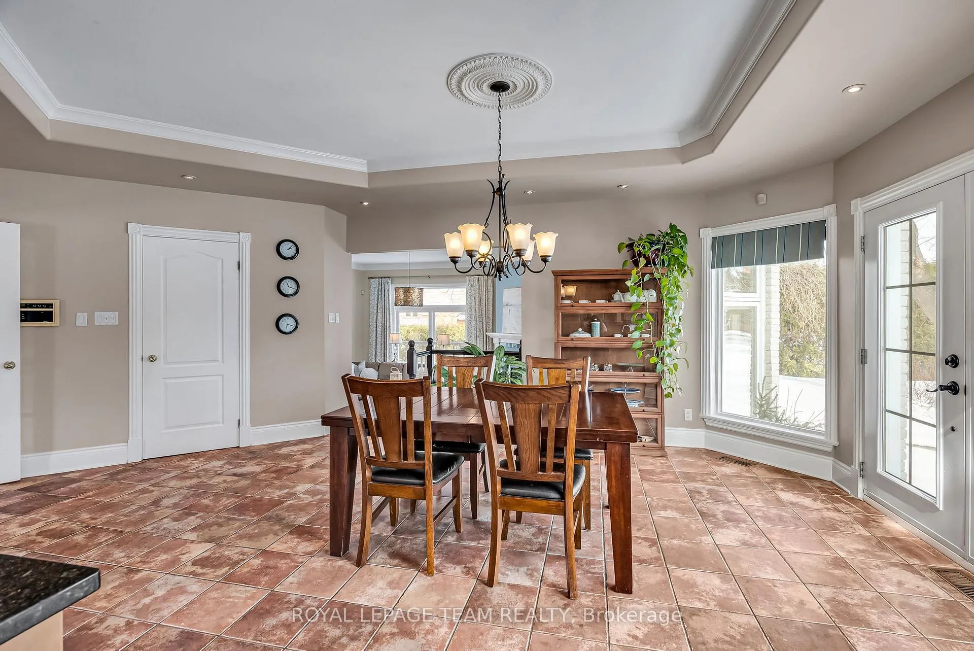 Photo 11 of 1345 Potter Drive, Ottawa, Manotick Village & Manotick Estates — HOMEH