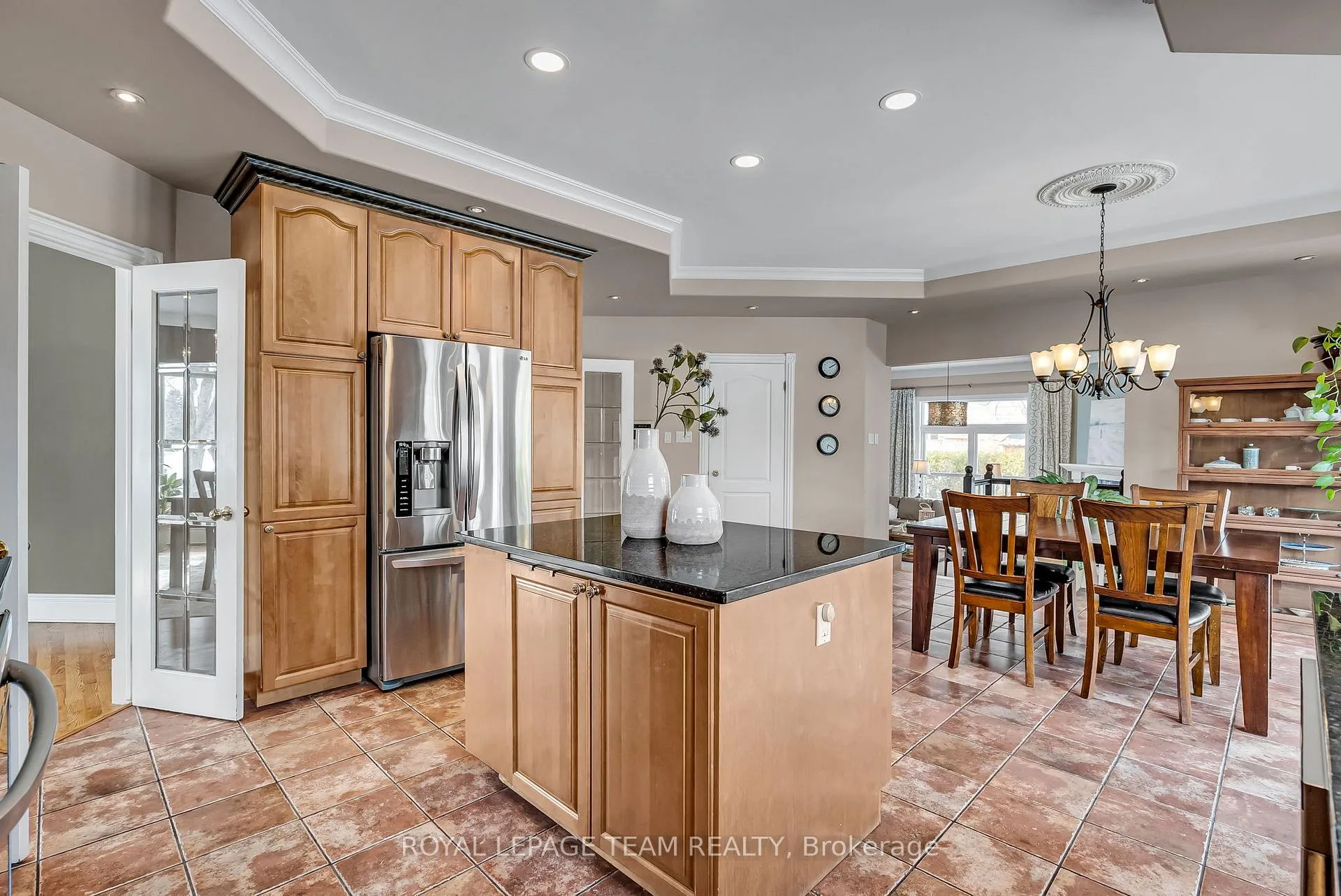 Photo 14 of 1345 Potter Drive, Ottawa, Manotick Village & Manotick Estates — HOMEH