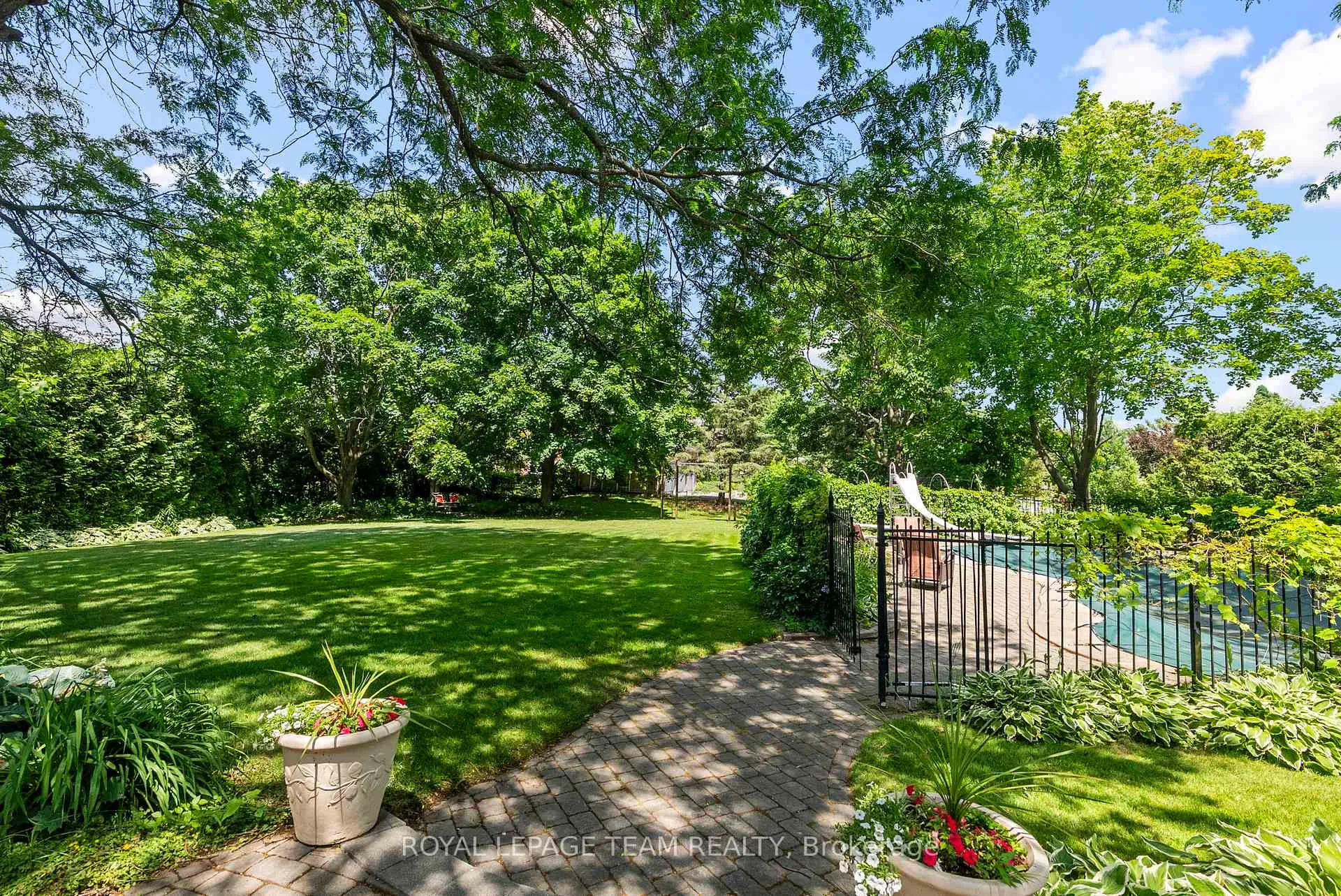 Photo 45 of 1345 Potter Drive, Ottawa, Manotick Village & Manotick Estates — HOMEH