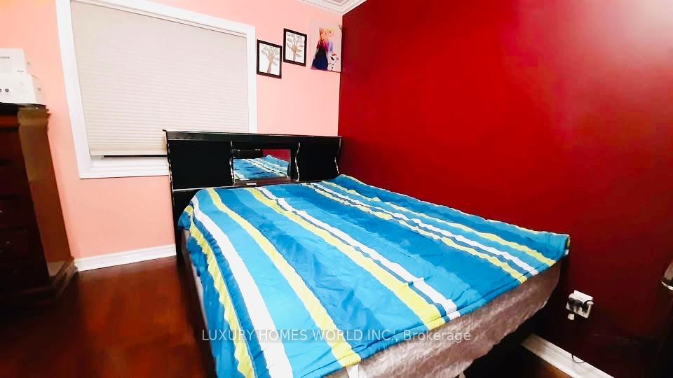 Photo 7 of 18 Sandham Crescent, Markham, Middlefield — HOMEH