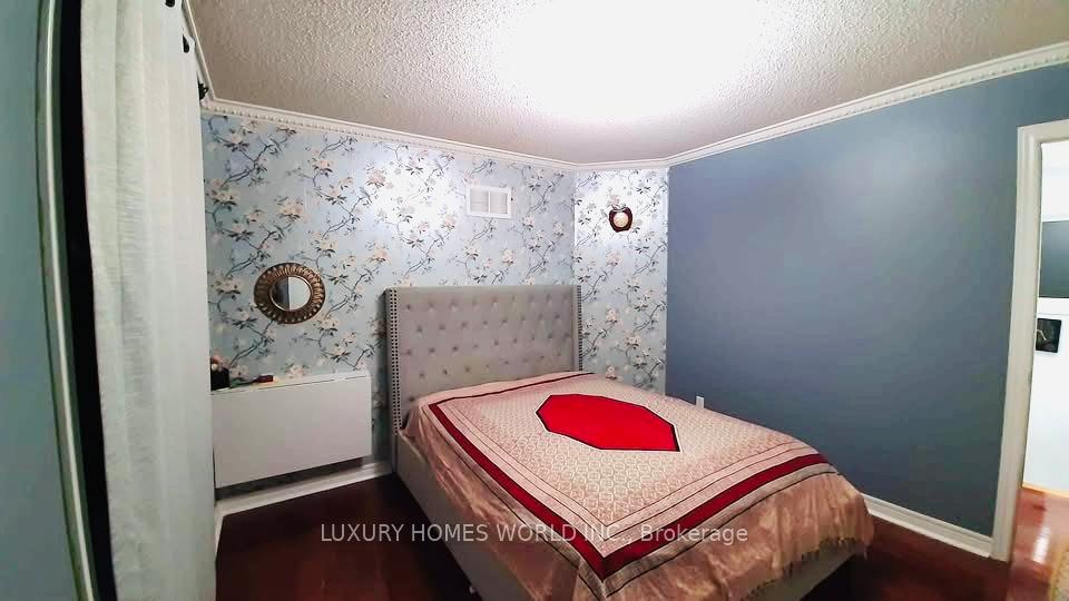 Photo 8 of 18 Sandham Crescent, Markham, Middlefield — HOMEH