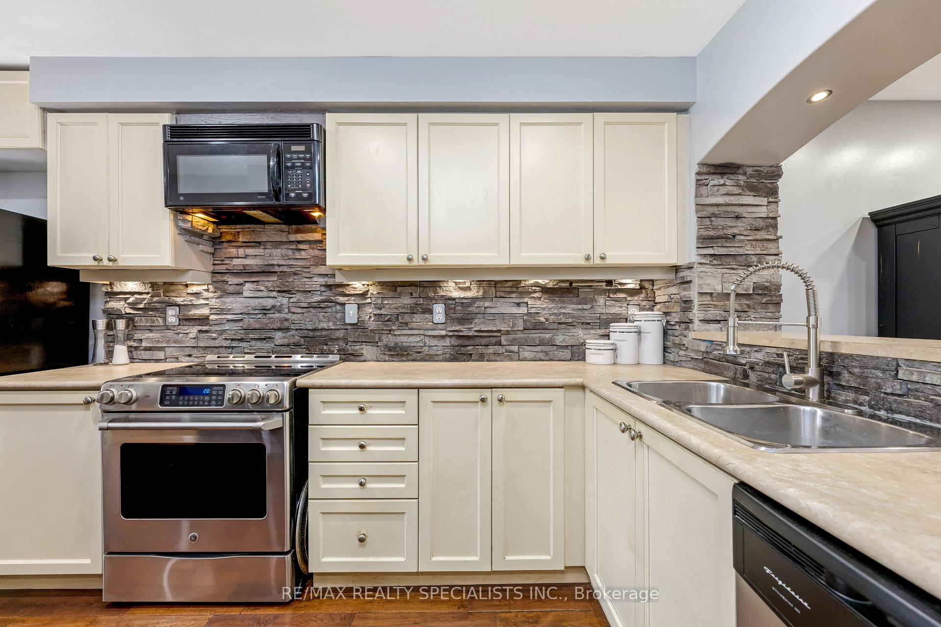 Photo 5 of 829 Scott Boulevard, Milton, Harrison — HOMEH
