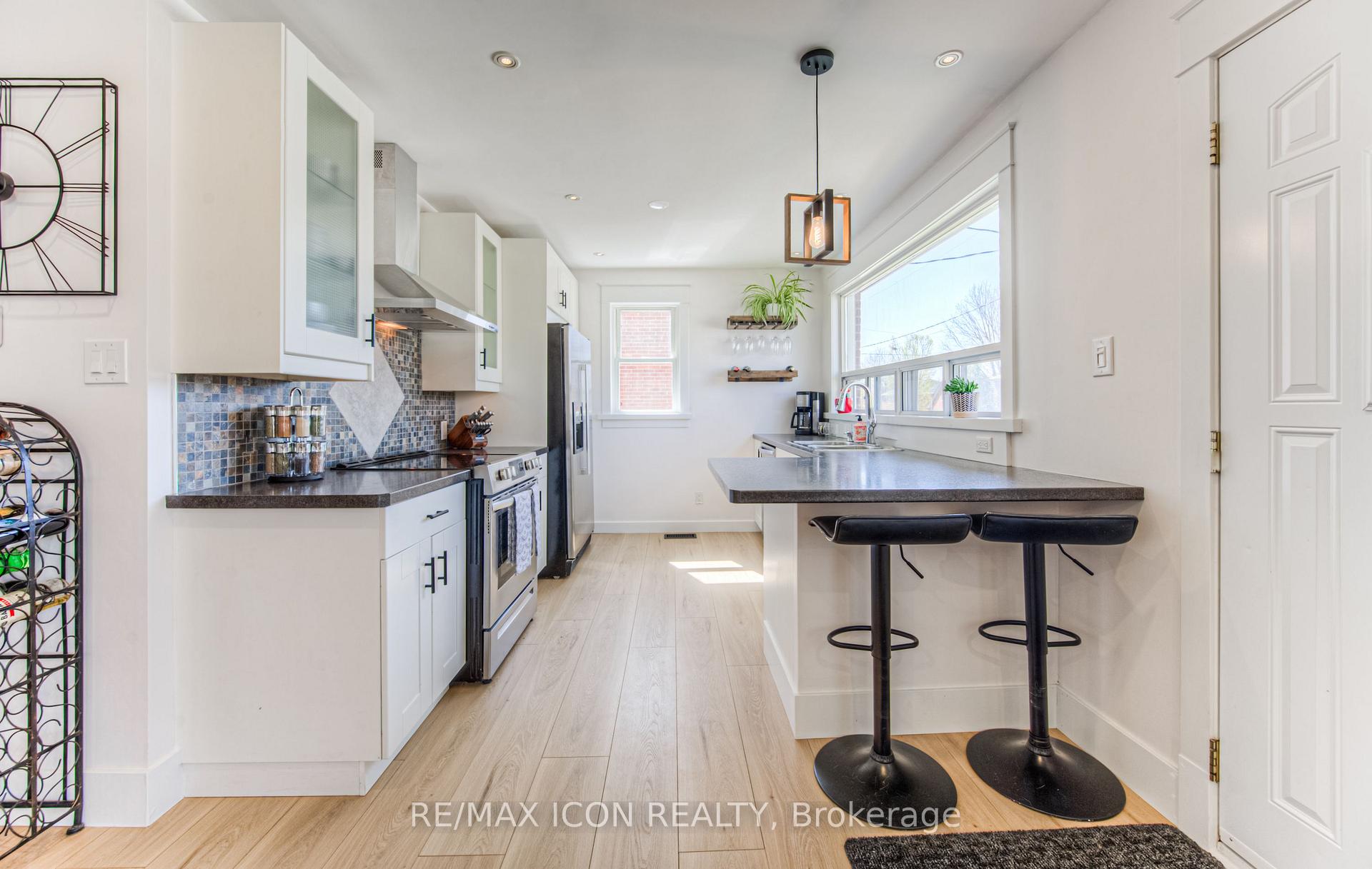 Photo 5 of 207 Lorne Avenue, Kitchener, Southdale — HOMEH