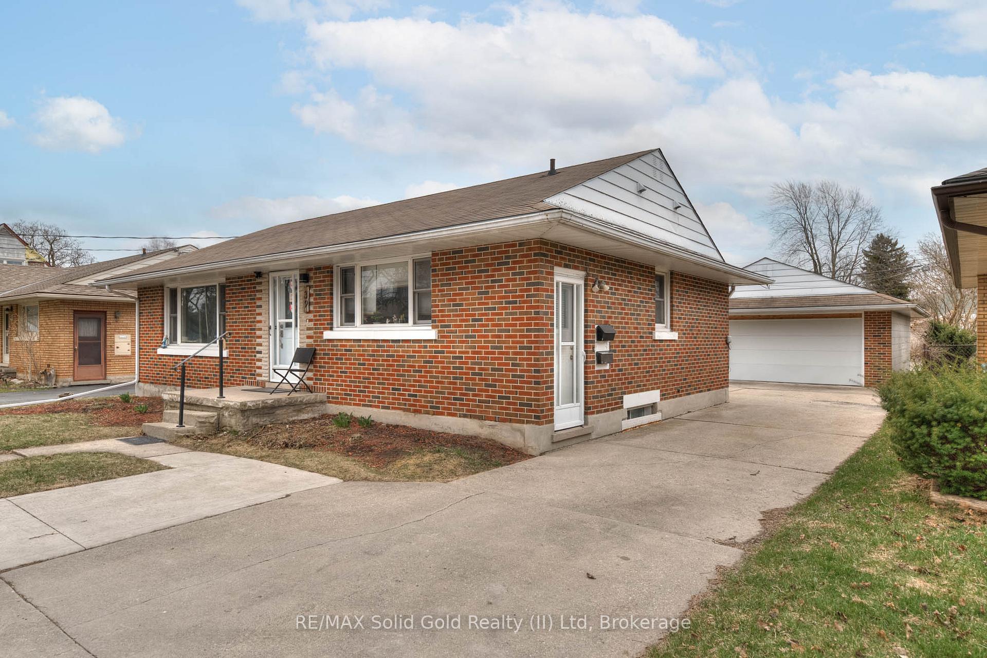 Photo 2 of 39 Sandra Avenue, Kitchener — HOMEH