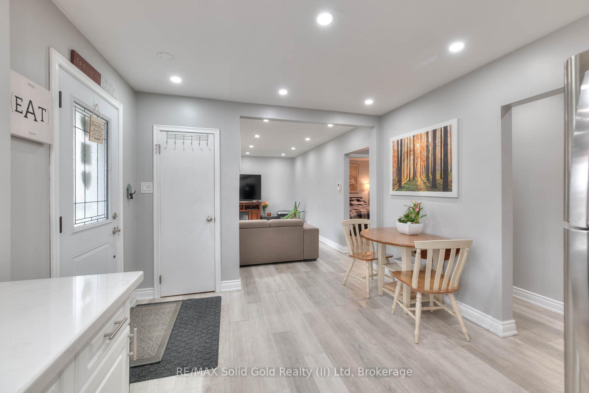 Photo 5 of 39 Sandra Avenue, Kitchener — HOMEH