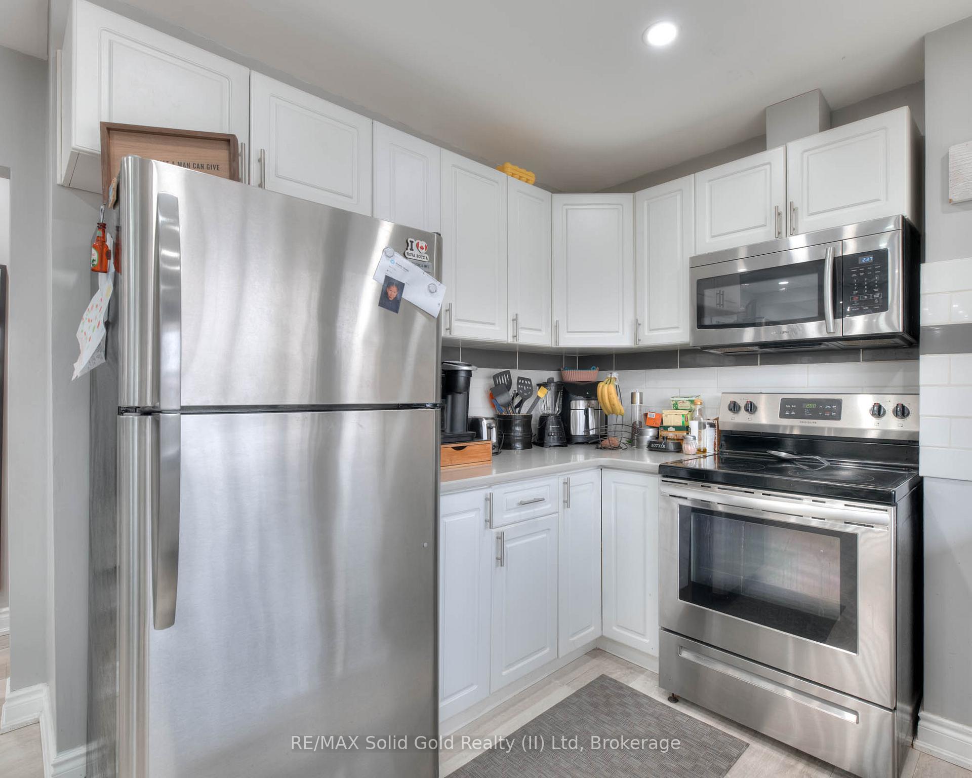 Photo 10 of 39 Sandra Avenue, Kitchener — HOMEH