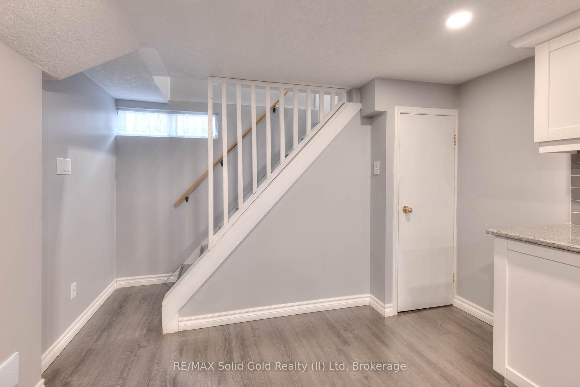 Photo 20 of 39 Sandra Avenue, Kitchener — HOMEH