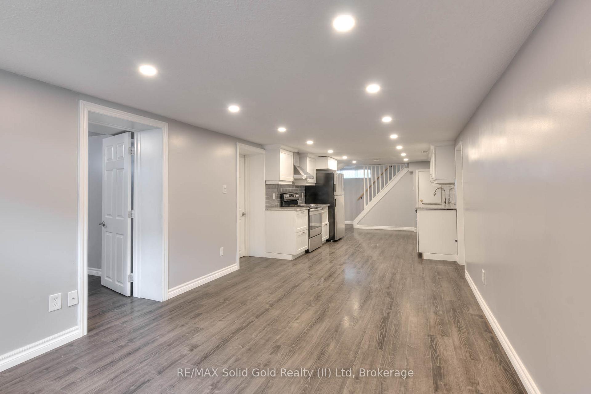 Photo 23 of 39 Sandra Avenue, Kitchener — HOMEH