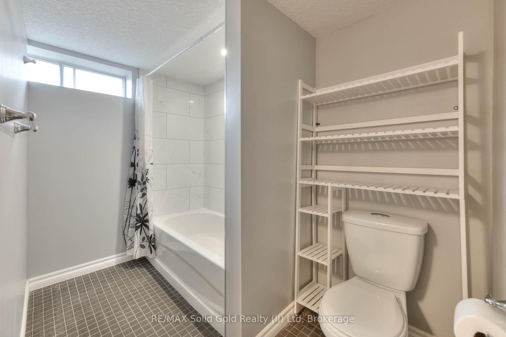 Photo 29 of 39 Sandra Avenue, Kitchener — HOMEH