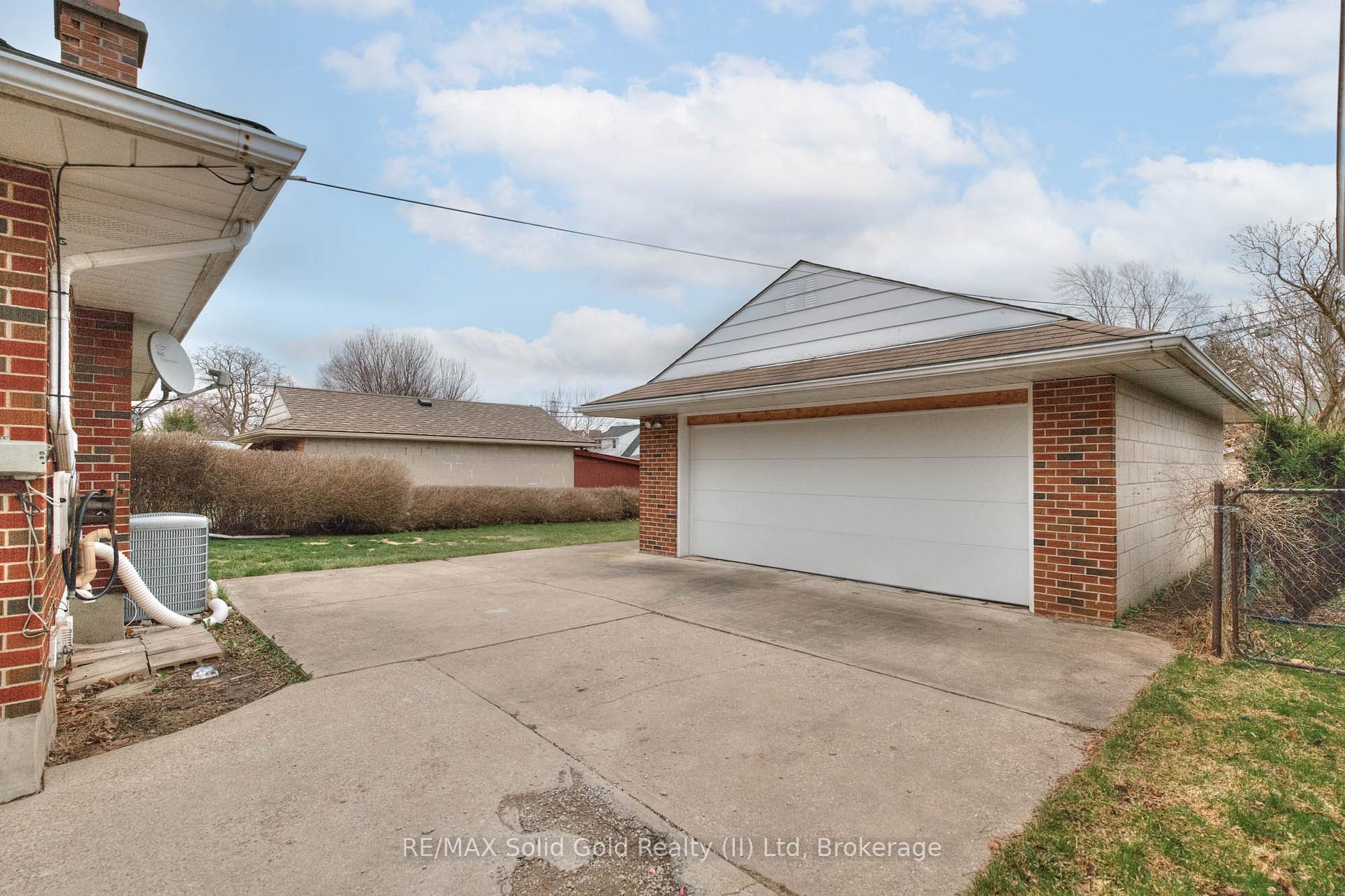 Photo 32 of 39 Sandra Avenue, Kitchener — HOMEH