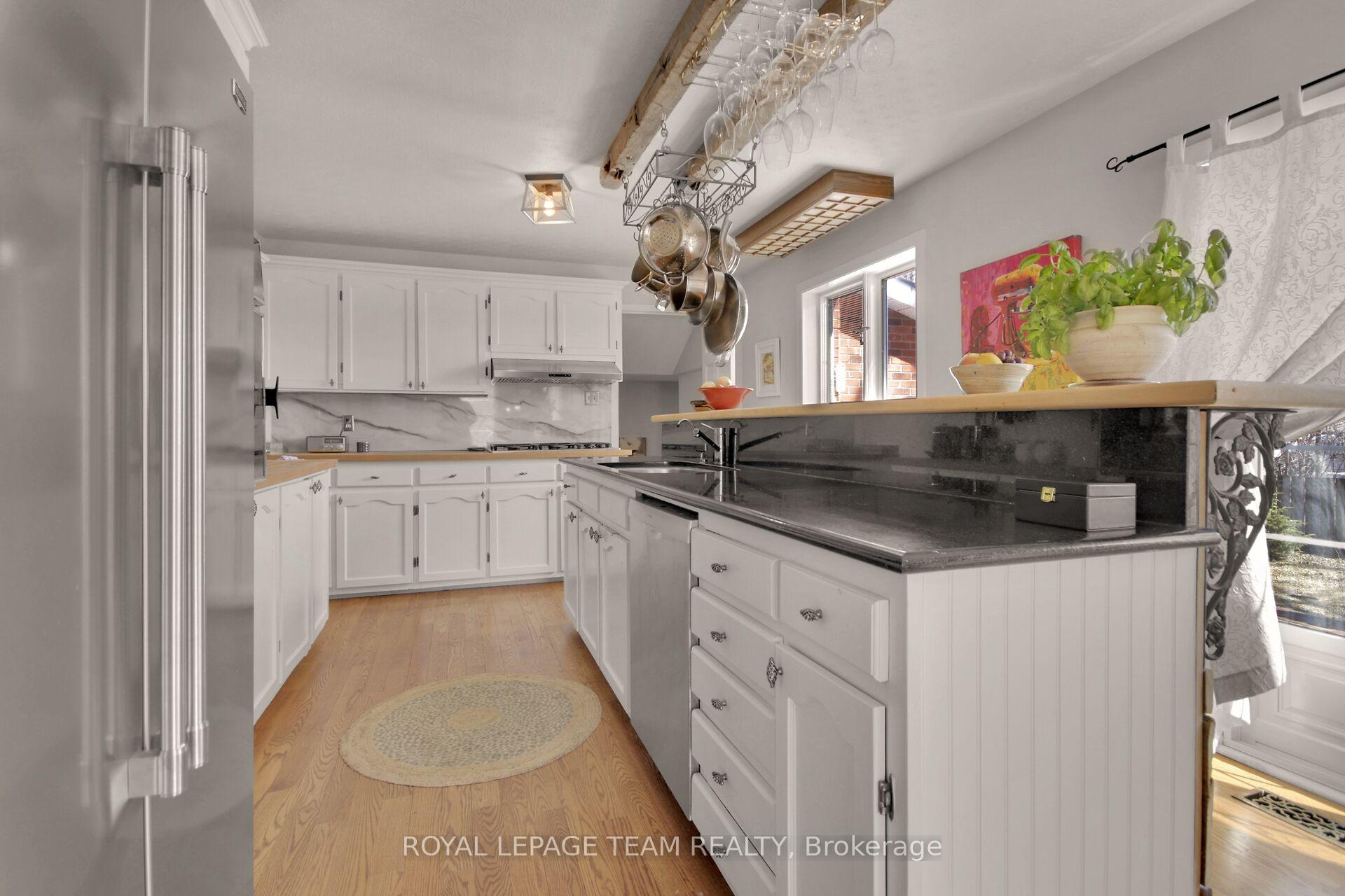 Photo 3 of 1298 Old Carp Road, Ottawa, Kanata - Morgan's Grant/South March — HOMEH