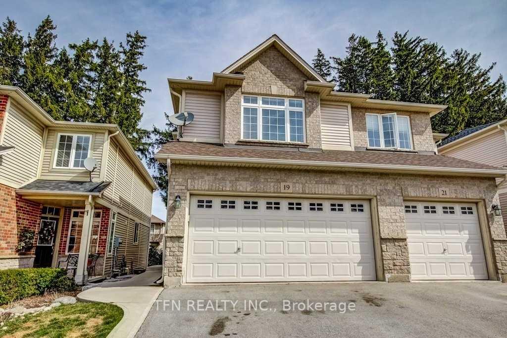 Photo 1 of 19 Goldenview Court, Hamilton, Waterdown — HOMEH