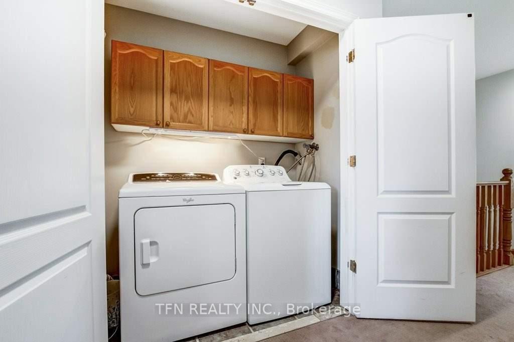 Photo 20 of 19 Goldenview Court, Hamilton, Waterdown — HOMEH
