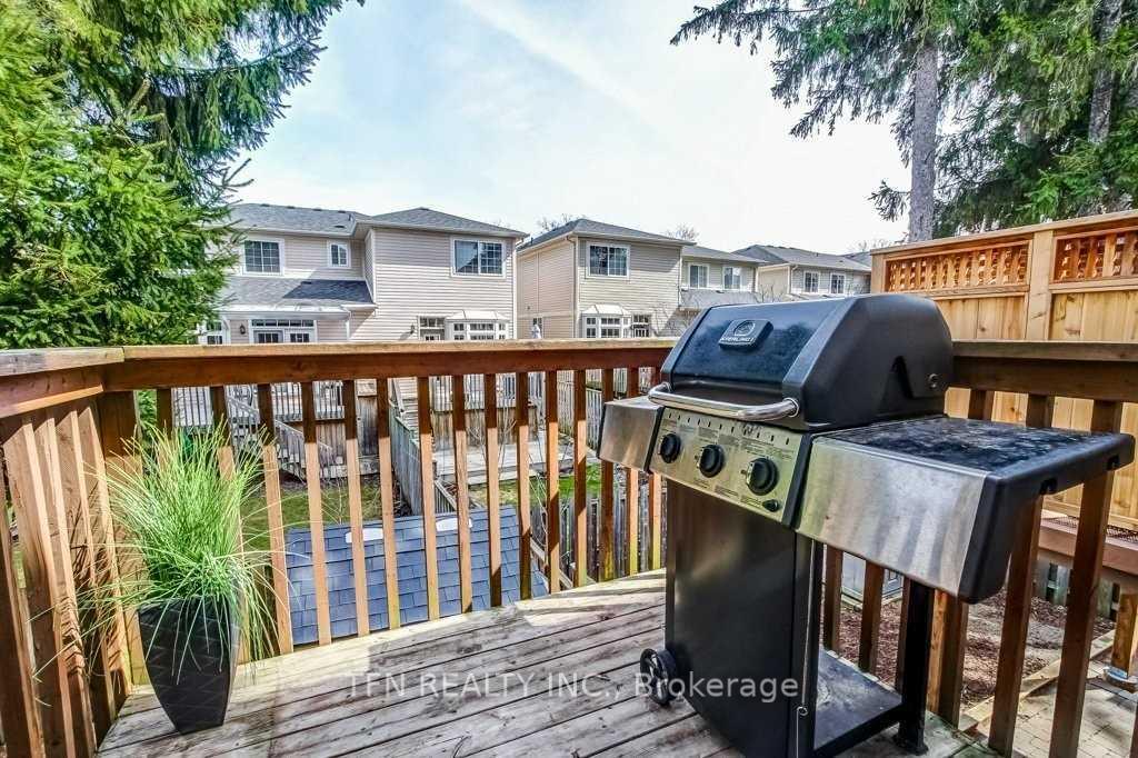Photo 21 of 19 Goldenview Court, Hamilton, Waterdown — HOMEH