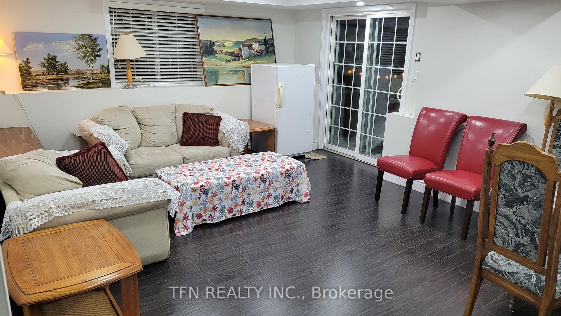 Photo 22 of 19 Goldenview Court, Hamilton, Waterdown — HOMEH