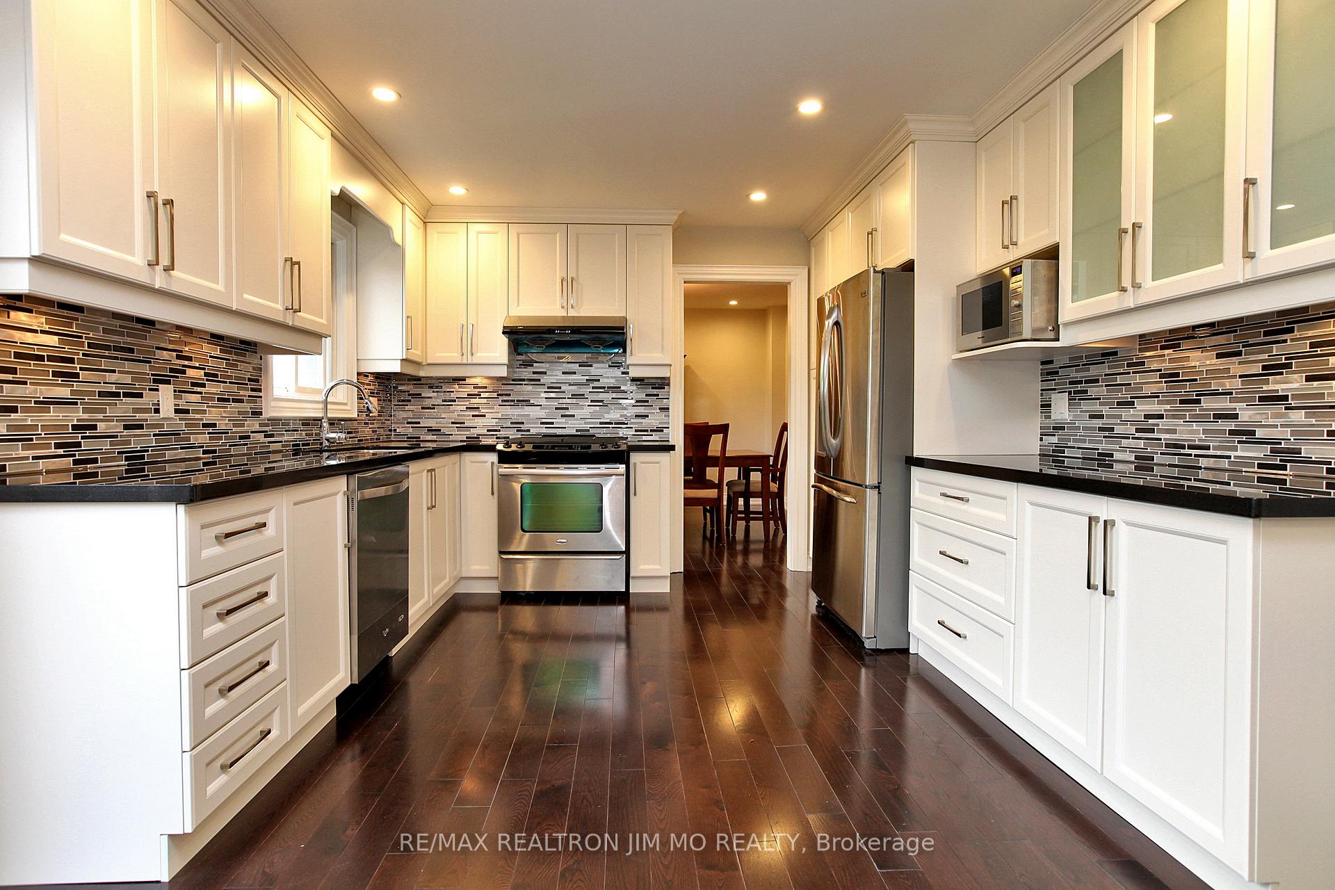 Photo 4 of 102 Briarwood Road, Markham, Unionville — HOMEH