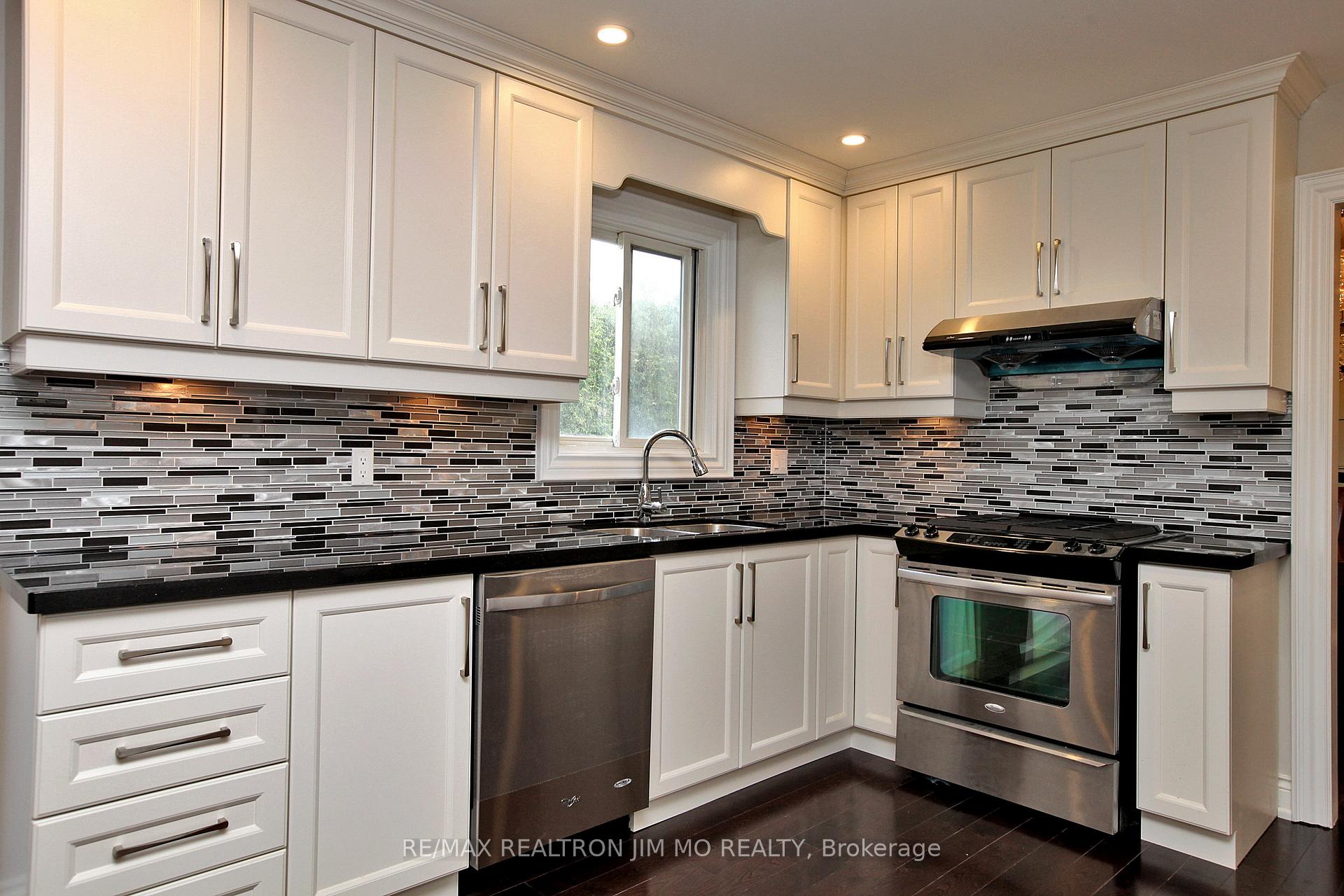 Photo 5 of 102 Briarwood Road, Markham, Unionville — HOMEH