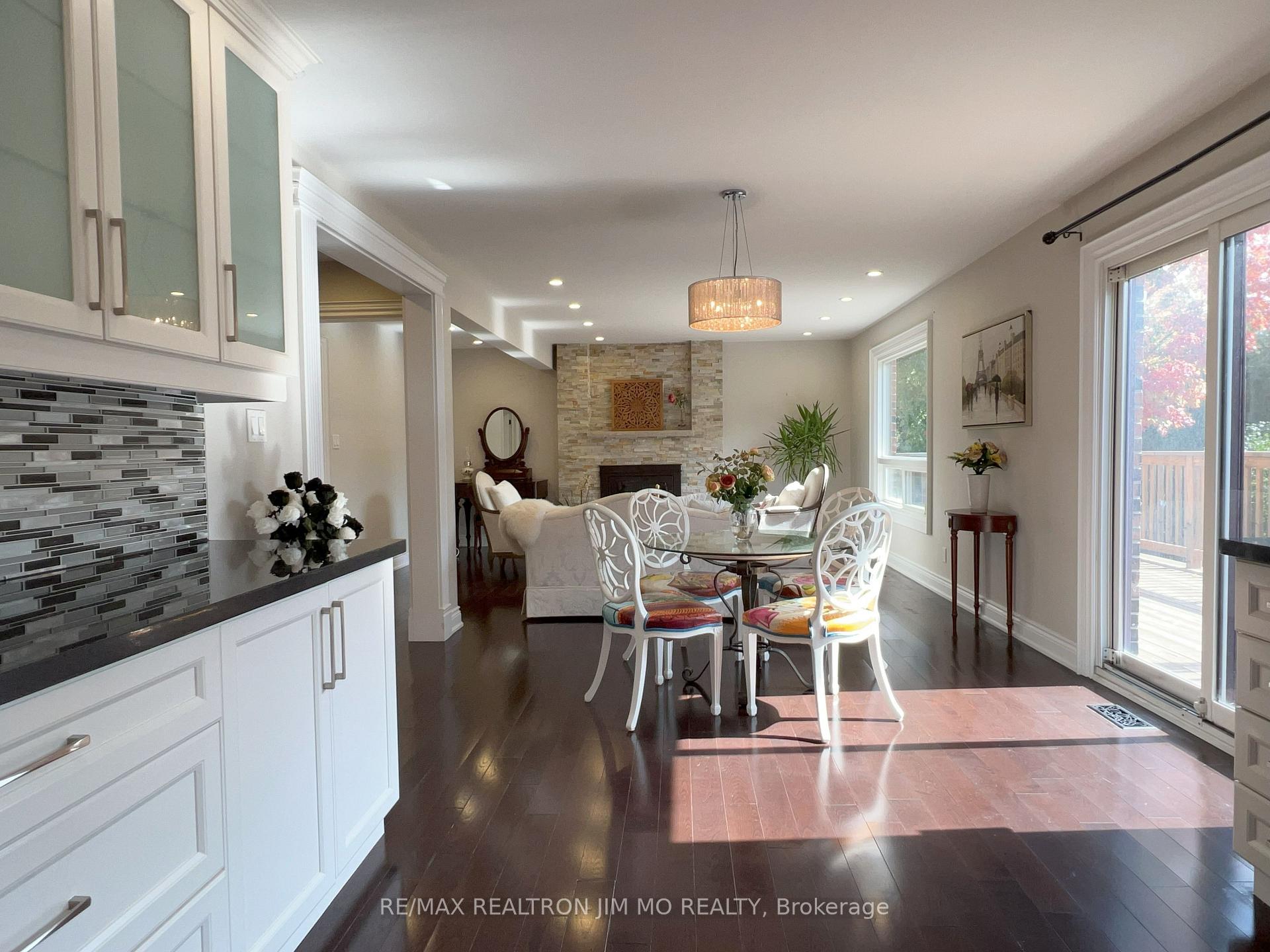 Photo 6 of 102 Briarwood Road, Markham, Unionville — HOMEH