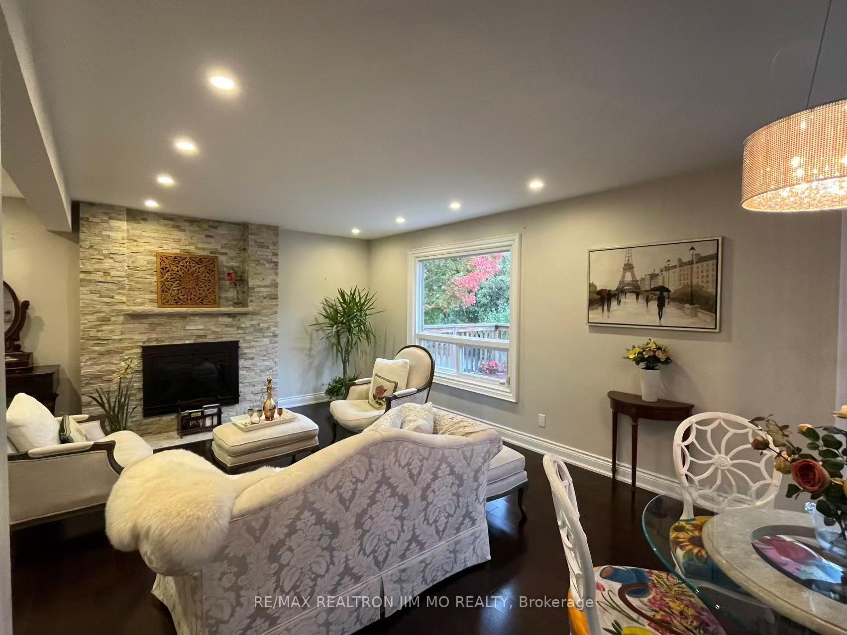 Photo 8 of 102 Briarwood Road, Markham, Unionville — HOMEH