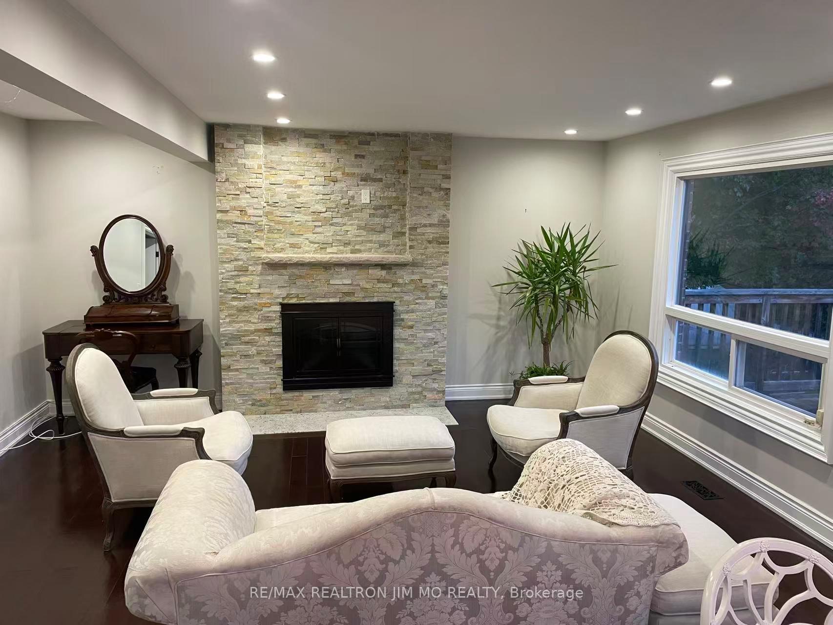 Photo 10 of 102 Briarwood Road, Markham, Unionville — HOMEH