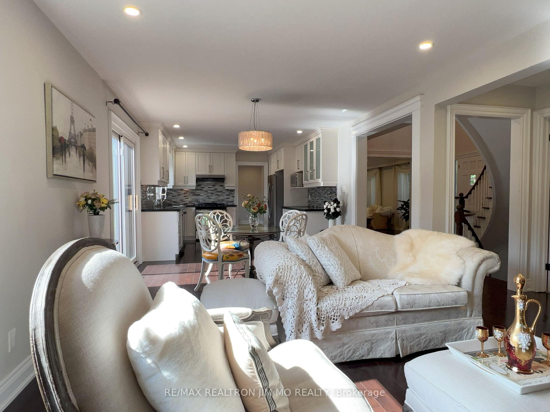 Photo 13 of 102 Briarwood Road, Markham, Unionville — HOMEH