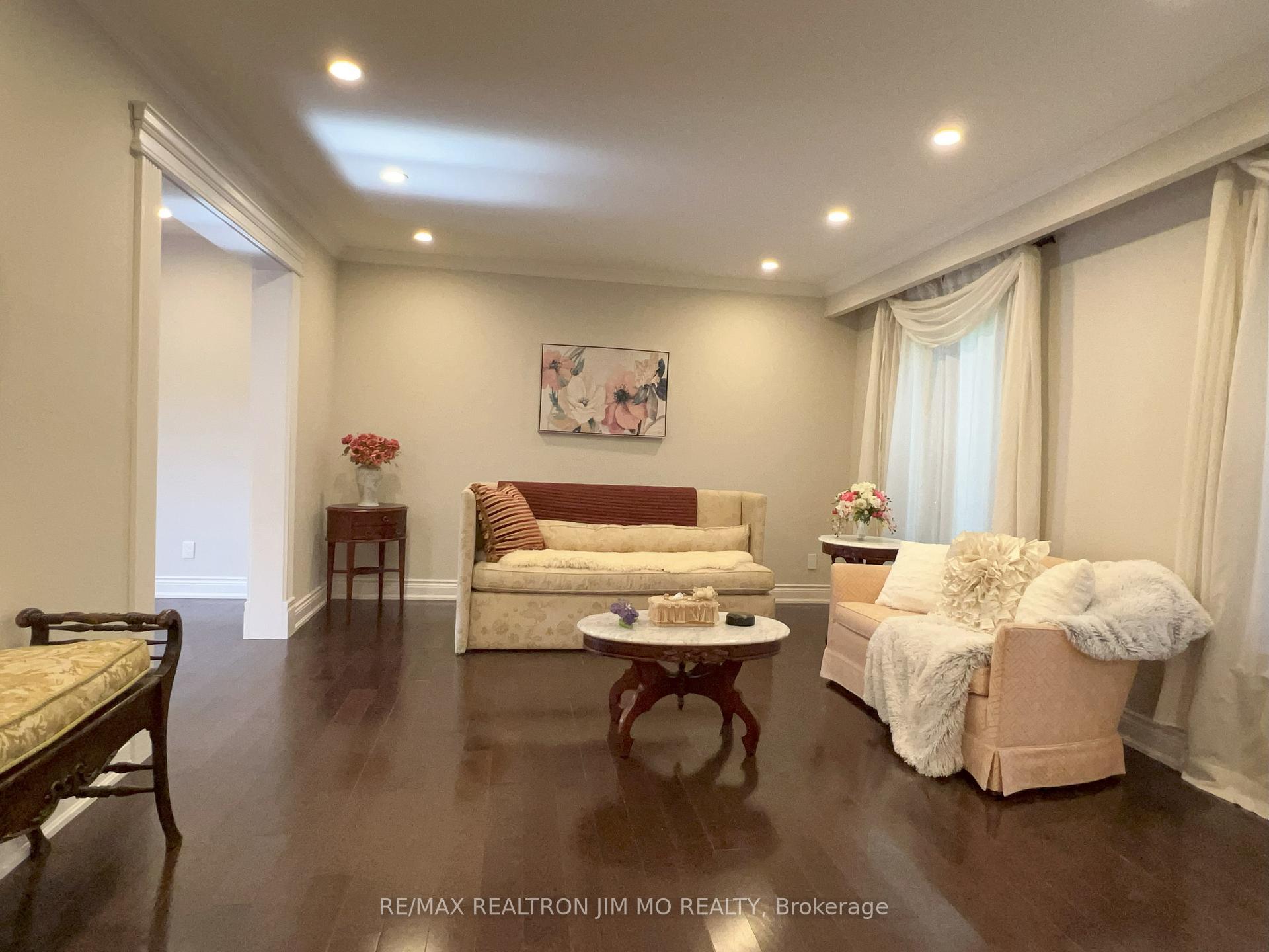 Photo 16 of 102 Briarwood Road, Markham, Unionville — HOMEH