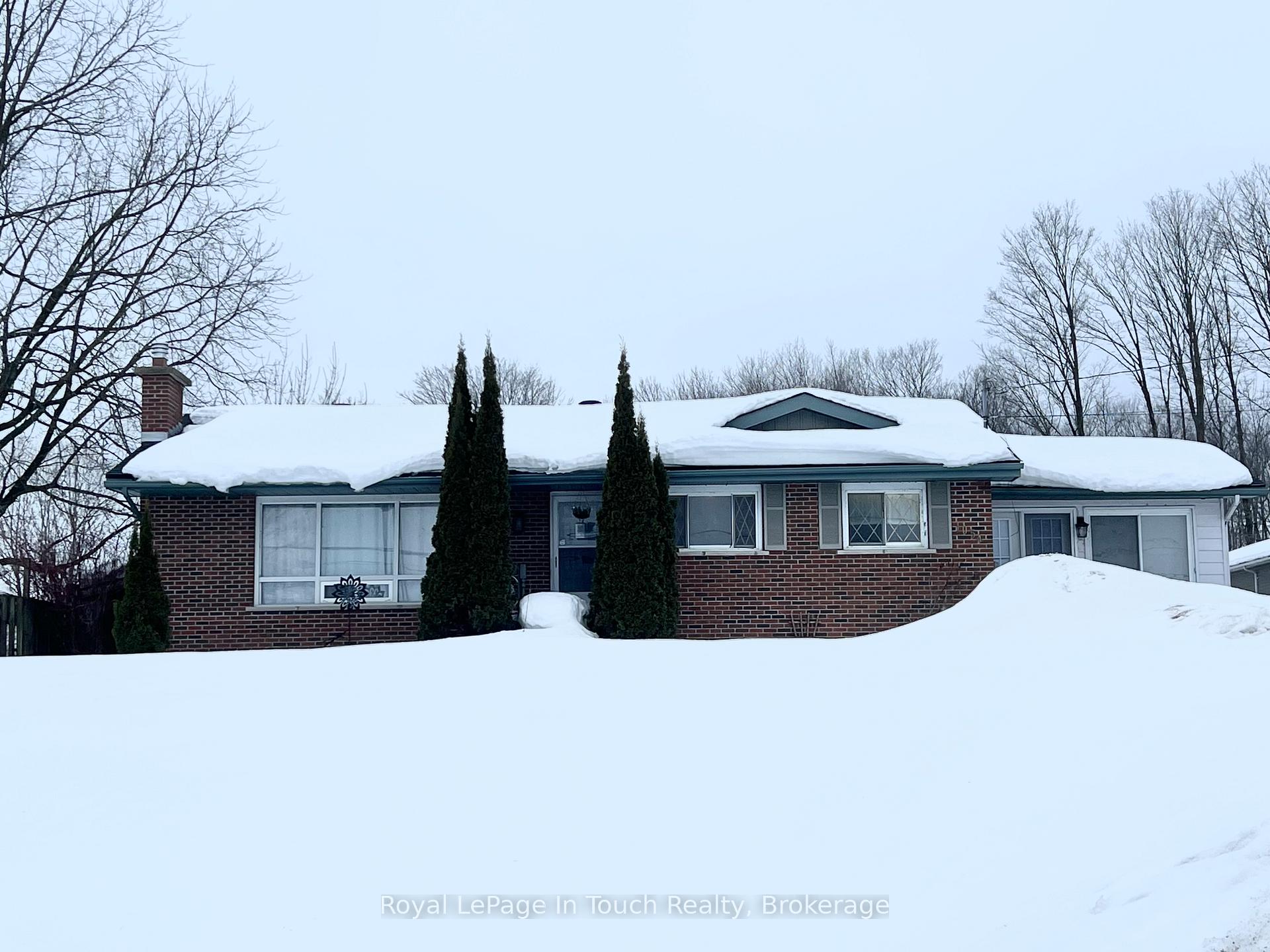 Photo 1 of 1054 King Street, Midland — HOMEH