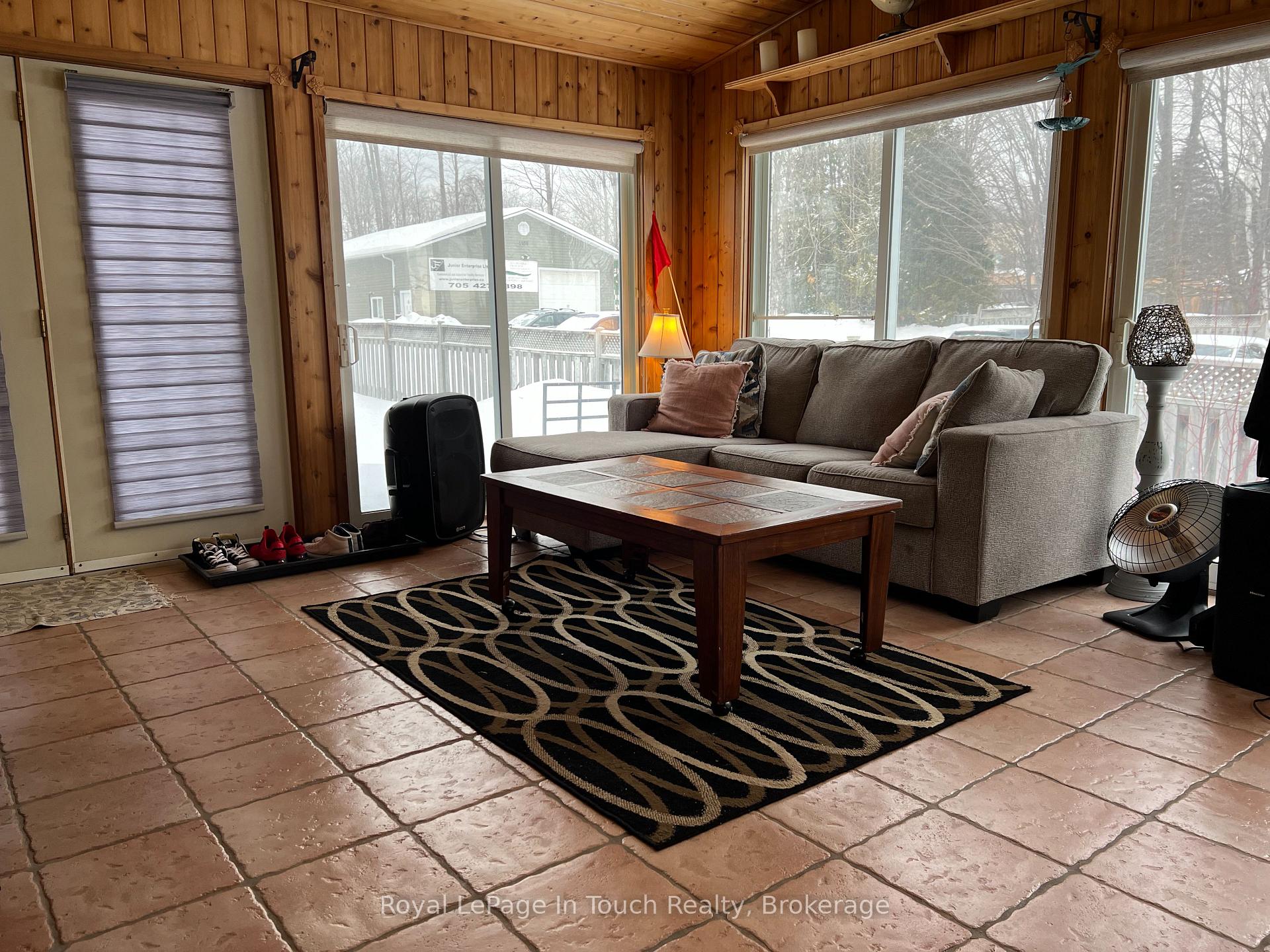 Photo 3 of 1054 King Street, Midland — HOMEH