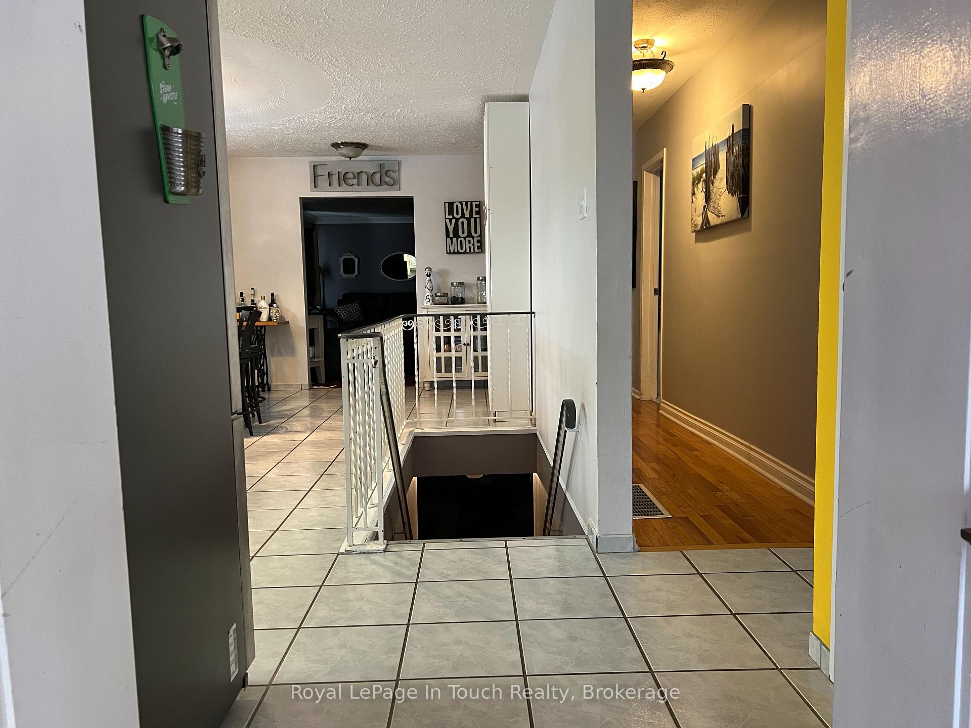 Photo 5 of 1054 King Street, Midland — HOMEH