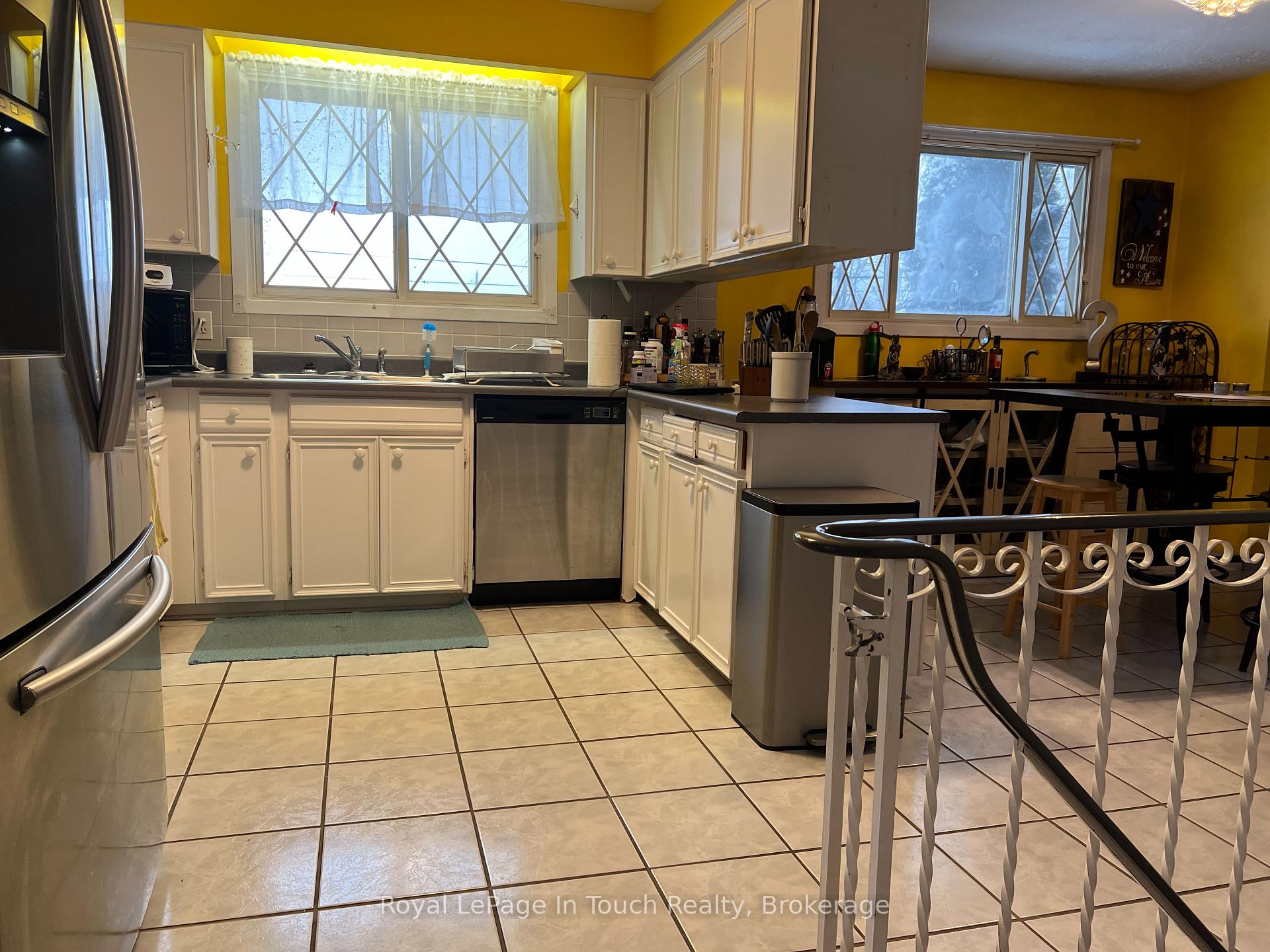 Photo 7 of 1054 King Street, Midland — HOMEH