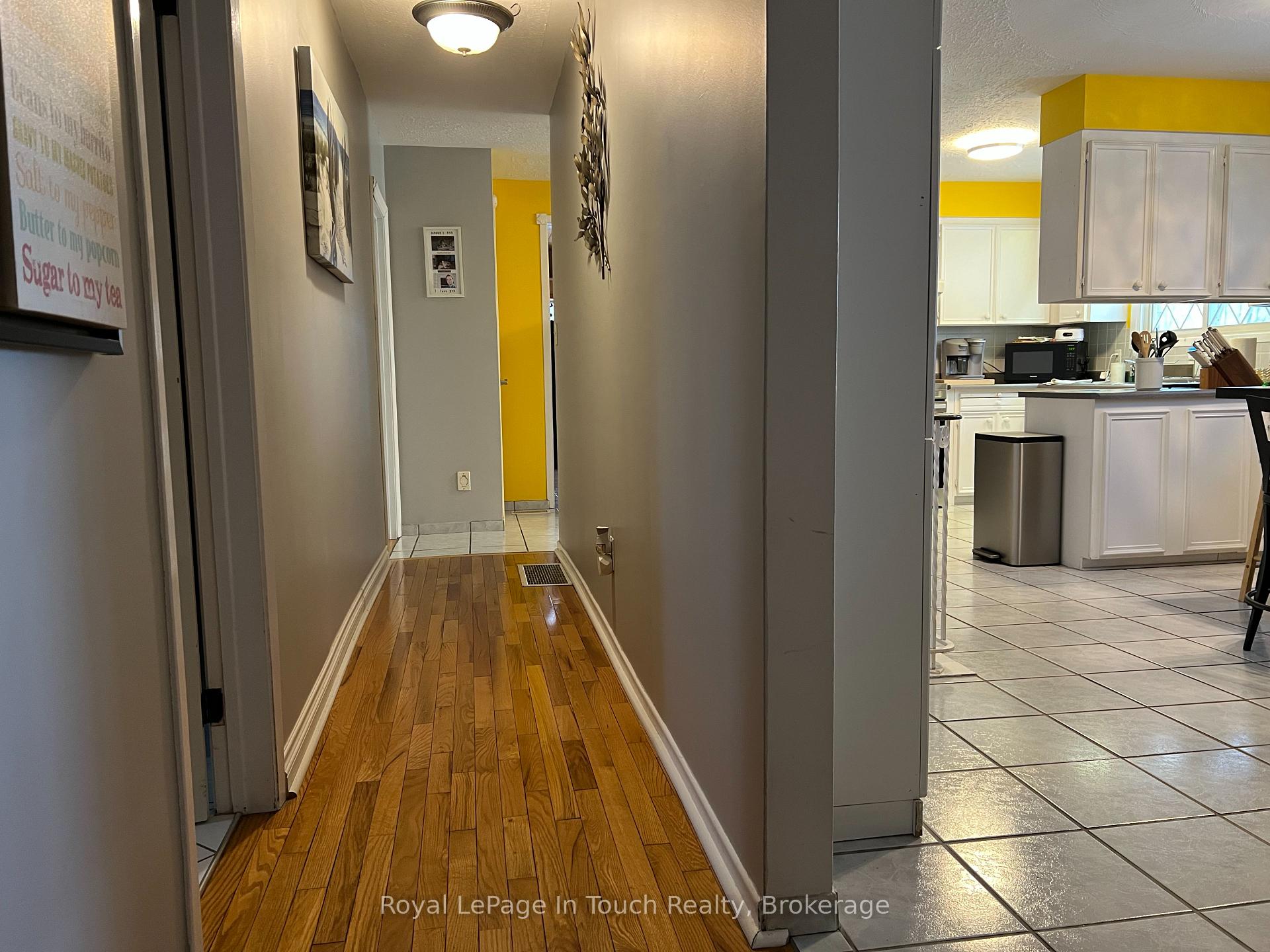 Photo 12 of 1054 King Street, Midland — HOMEH