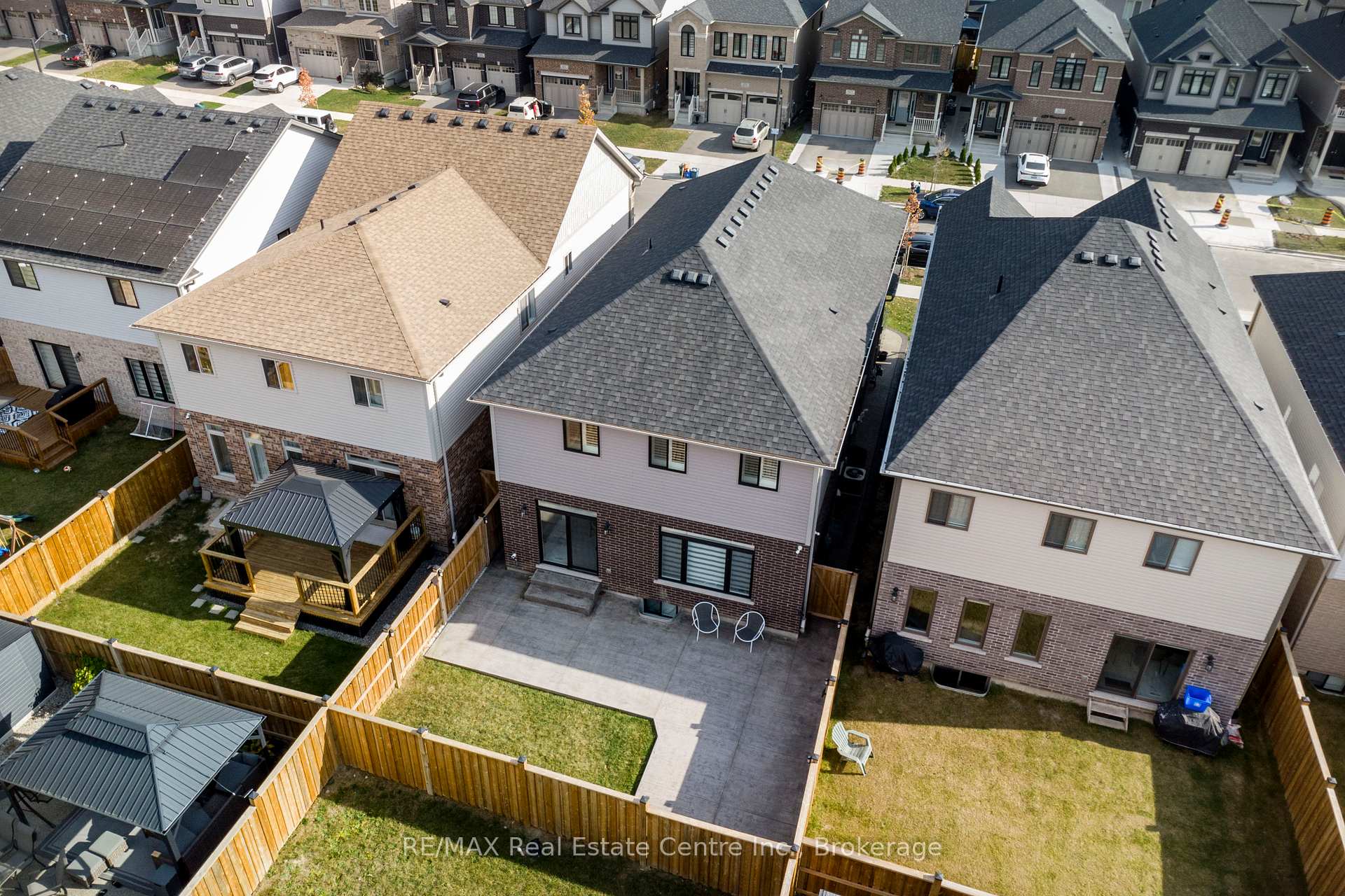 Photo 3 of 616 Florencedale Crescent, Kitchener — HOMEH