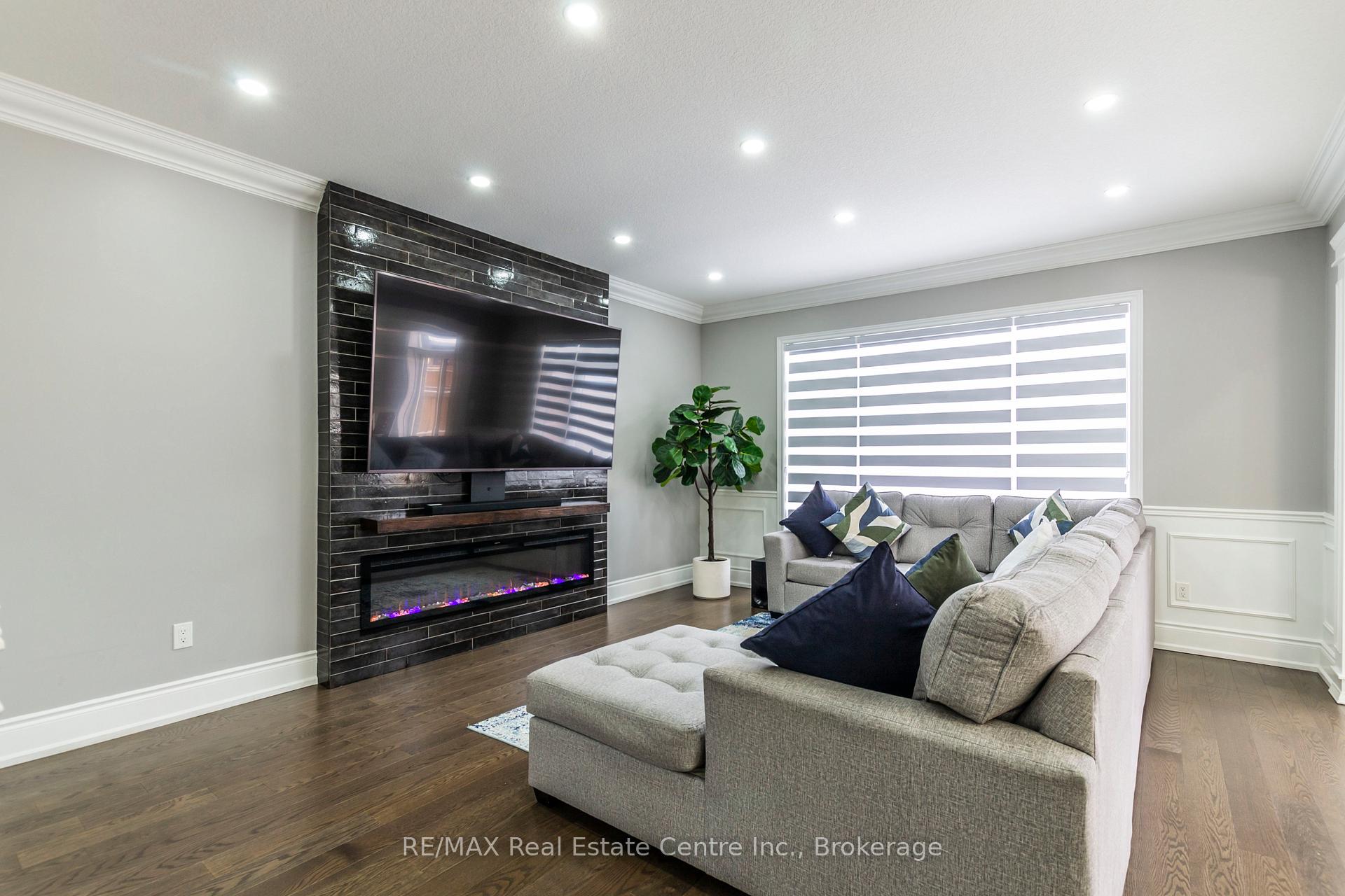 Photo 9 of 616 Florencedale Crescent, Kitchener — HOMEH
